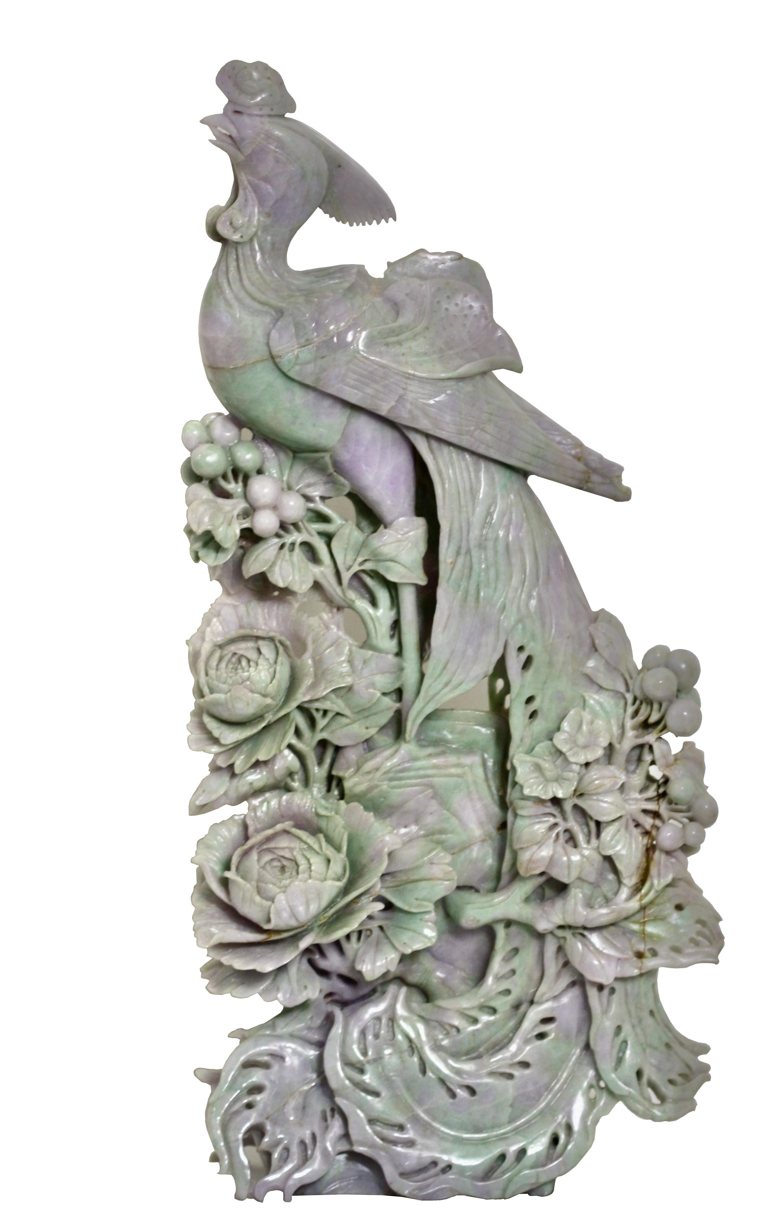Grande figurine chinoise en jadéite lavande sculptée d'un 