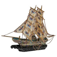 Gran Barco Chino de Cloisonné Esmaltado Filligree y Dorado
