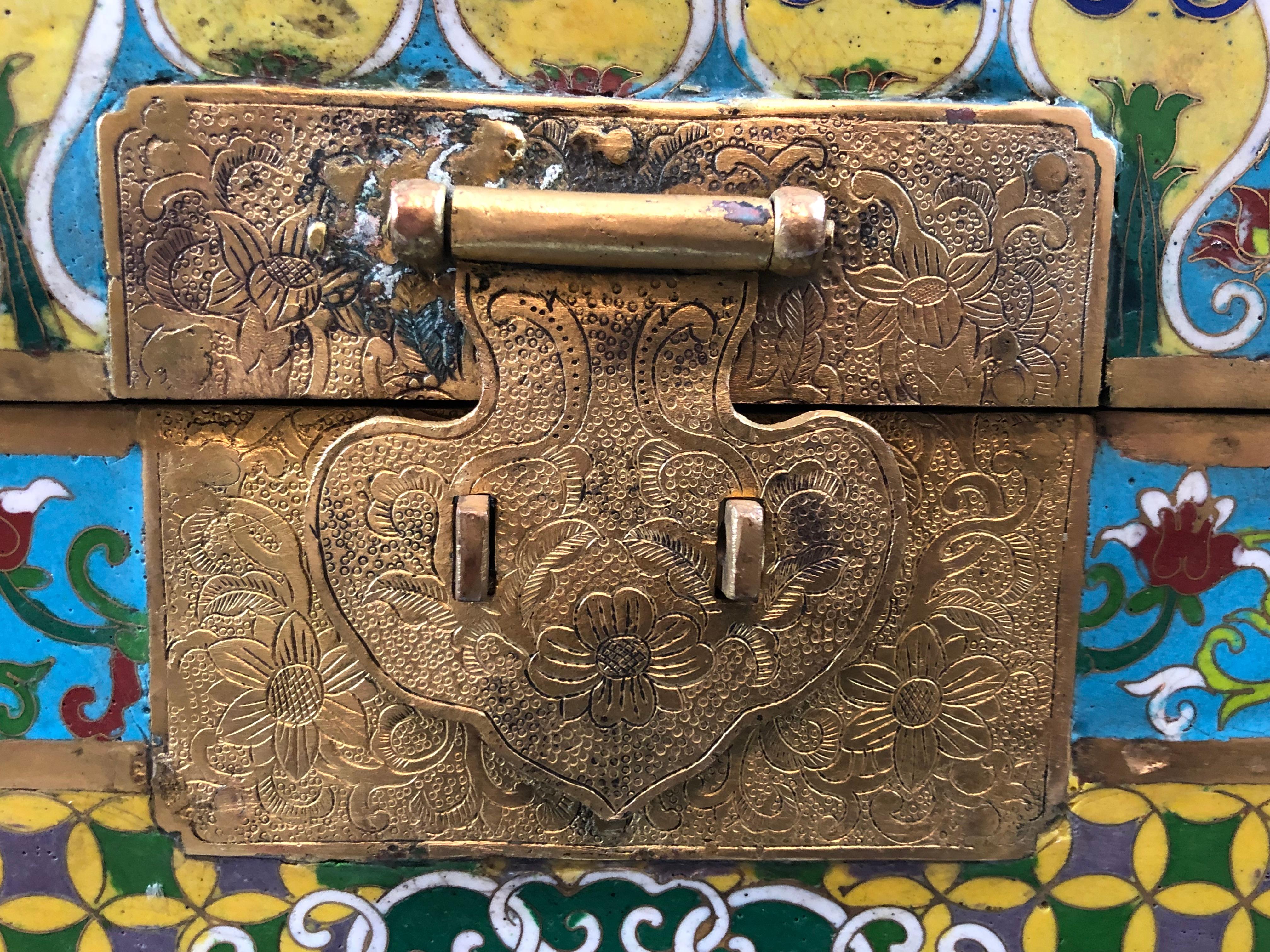 Large Chinese Cloisonne Trunk or Box In Good Condition In Seattle, WA