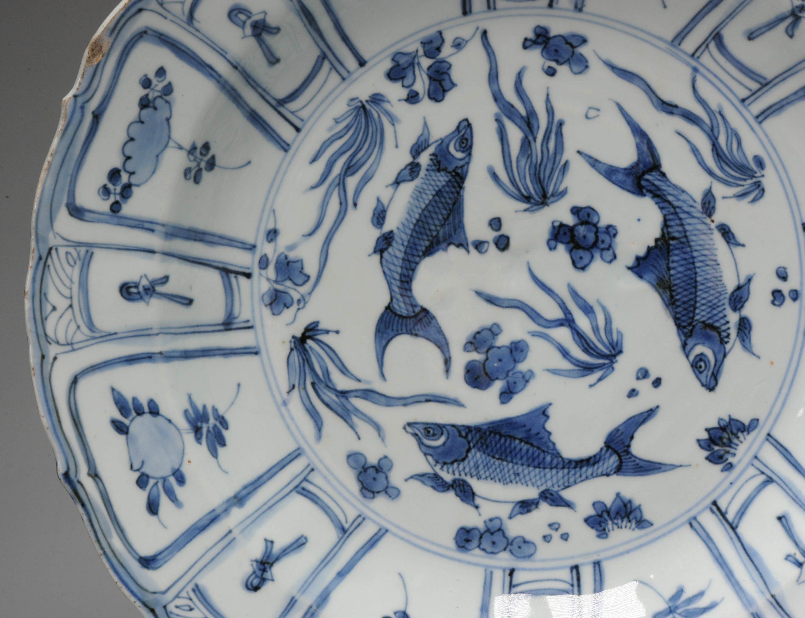 Large Chinese Export Porcelain Blue and White 'Kraak' Dish Ming Wanli Fishes 6