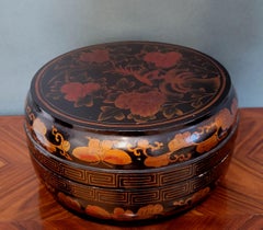 Große chinesische vergoldete und lackierte Box
