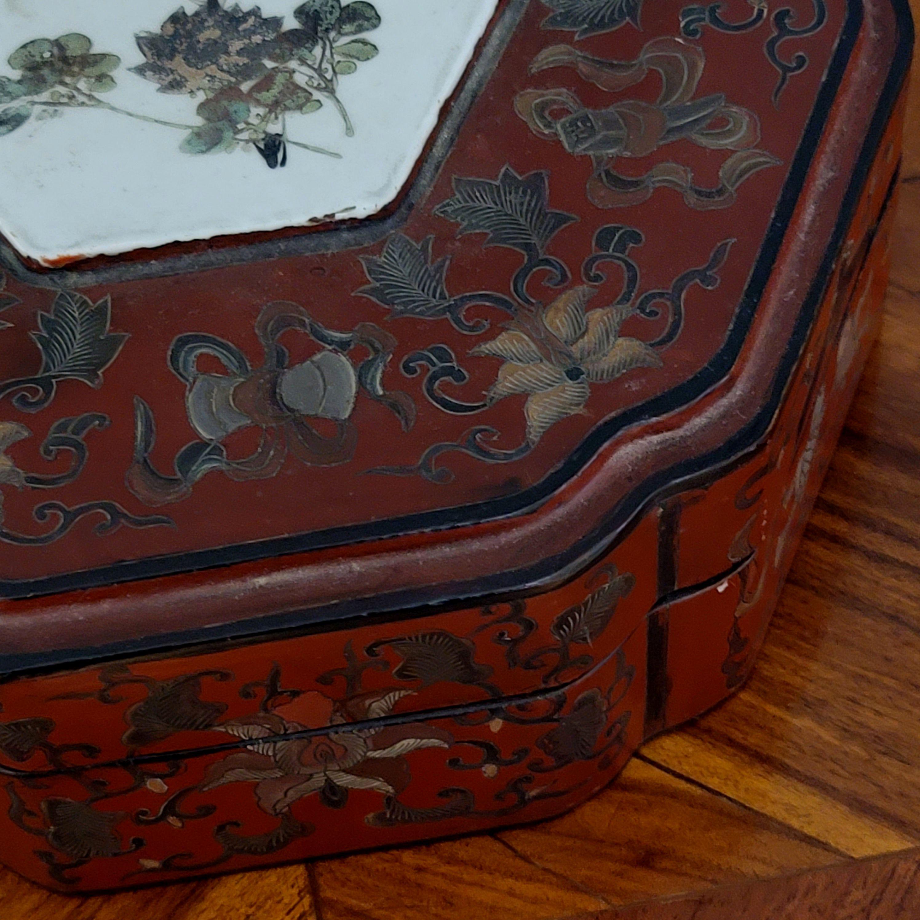 Large Chinese Gilt Lacquered Box with Porcelain Medallion In Good Condition For Sale In Norton, MA