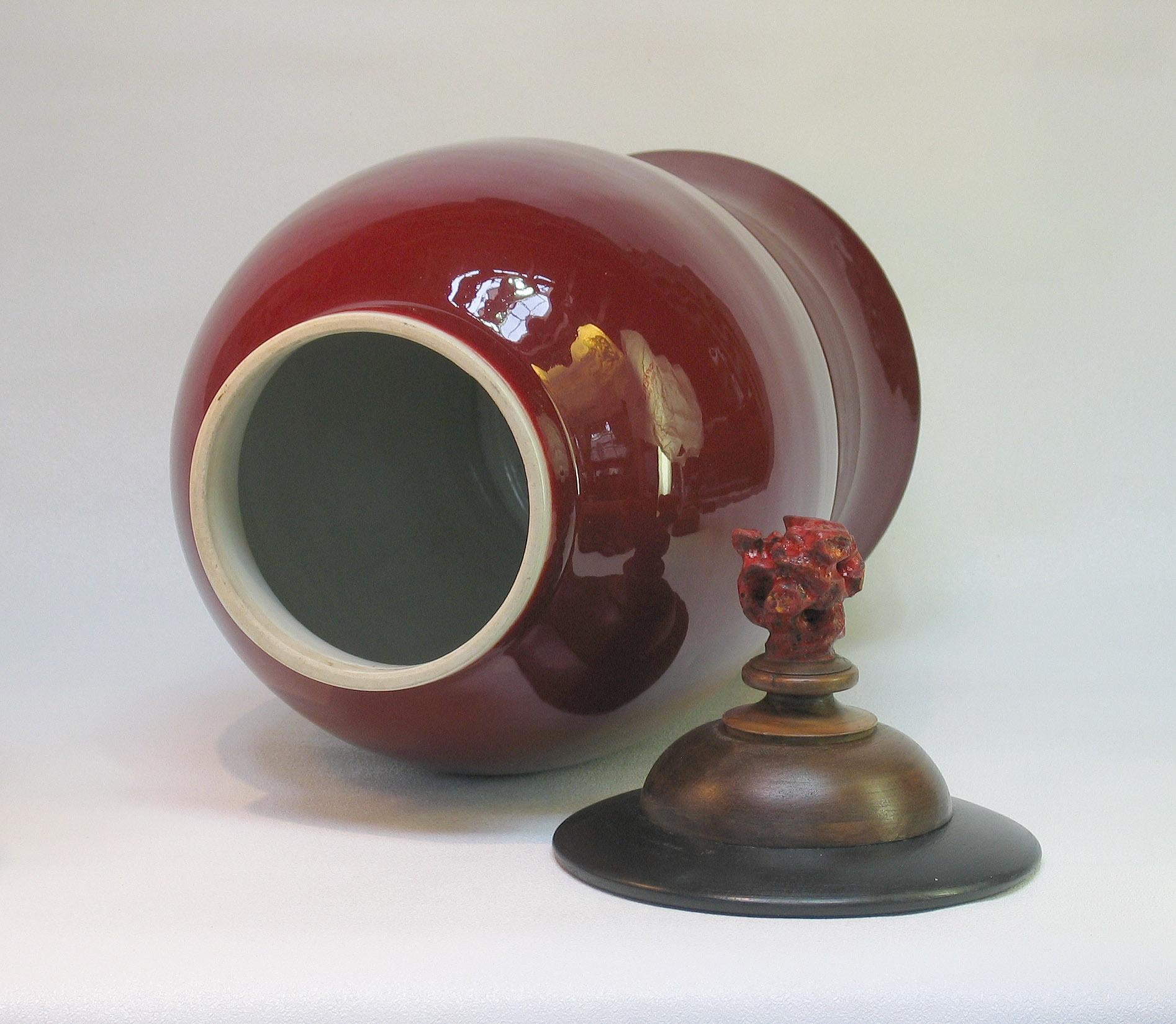 19th Century Large Chinese Porcelain Oxblood Sang-de-Boeuf Glazed Meiping Covered Jar