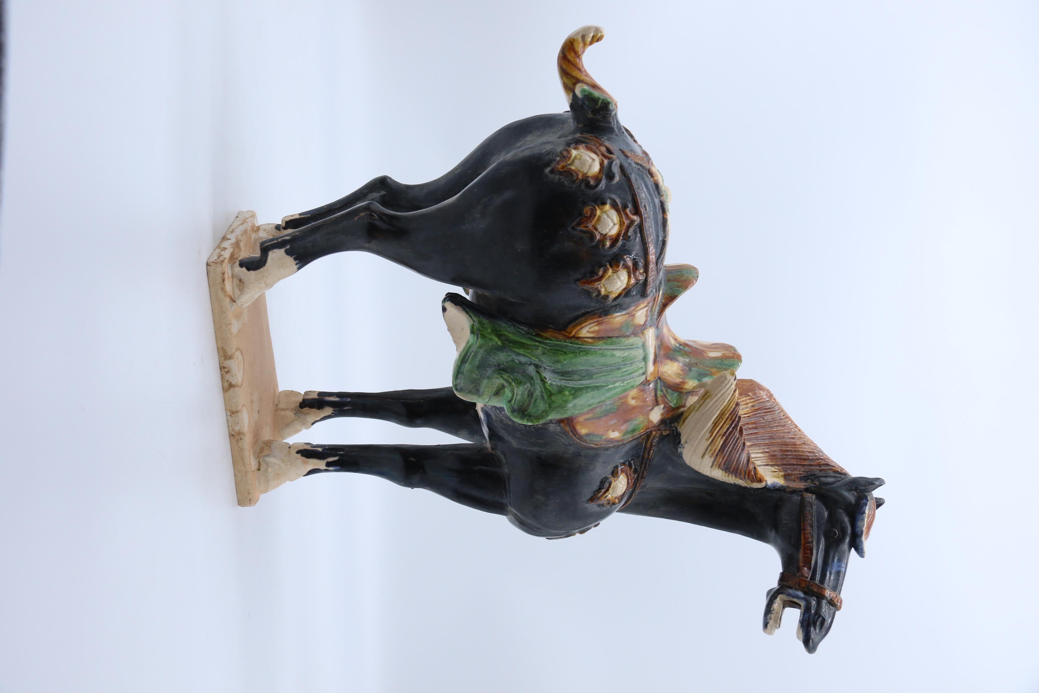 Grand cheval chinois en poterie émaillée Sancai de style Dynasty Tang, vers 1930 en vente 8