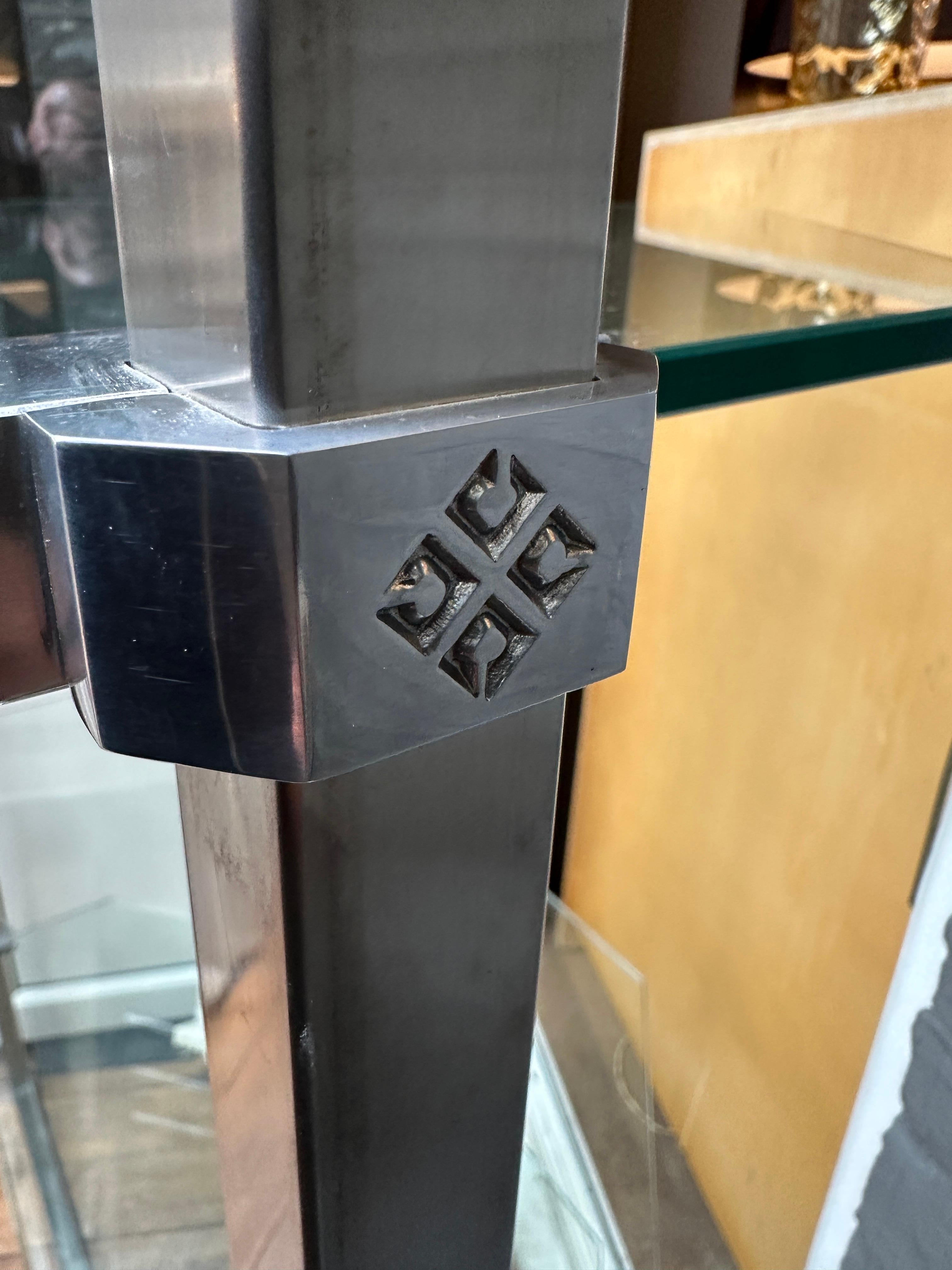 Vetro Etagere ad angolo con ripiani in vetro regolabili e cromati di Peter Ghyczy in vendita