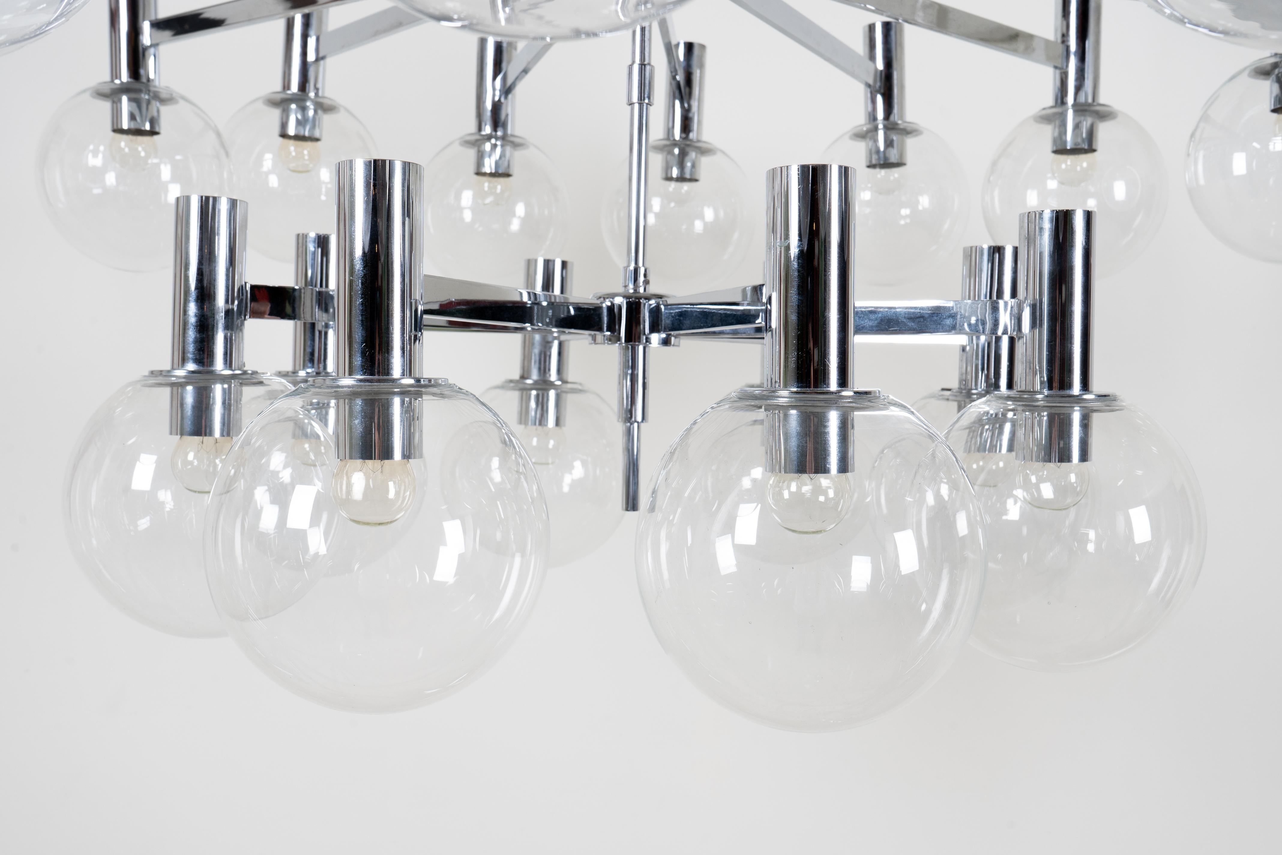 Grande lampadario cromato di Ott International, Germania, anni '70 ca. in vendita 3