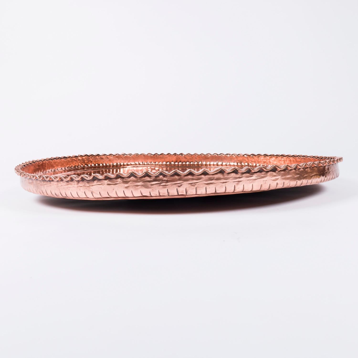 19th Century A large circular copper tray with pie crust edge For Sale