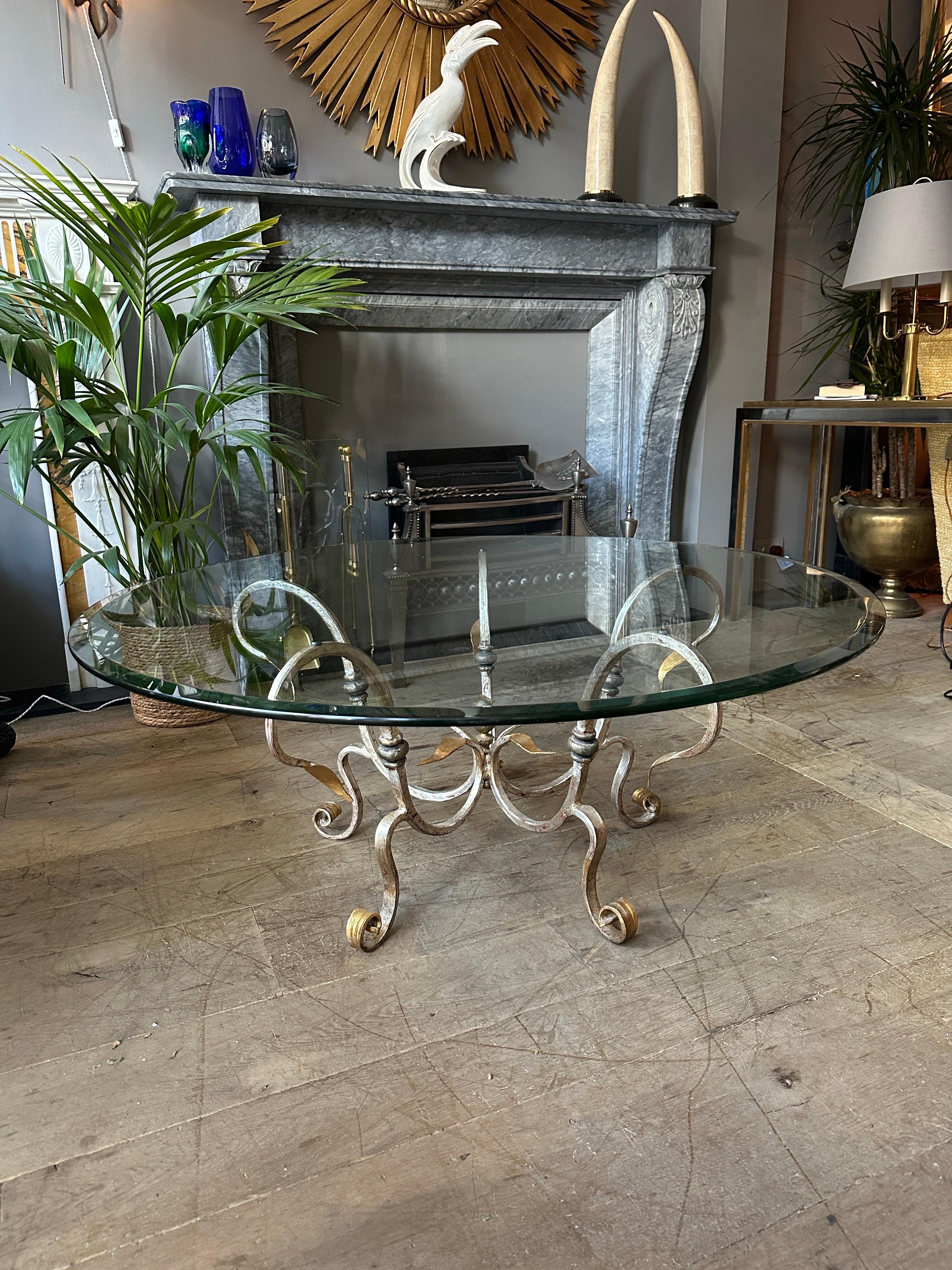 Grande table basse ou de cocktail circulaire en fer forgé doré et argenté en vente 6