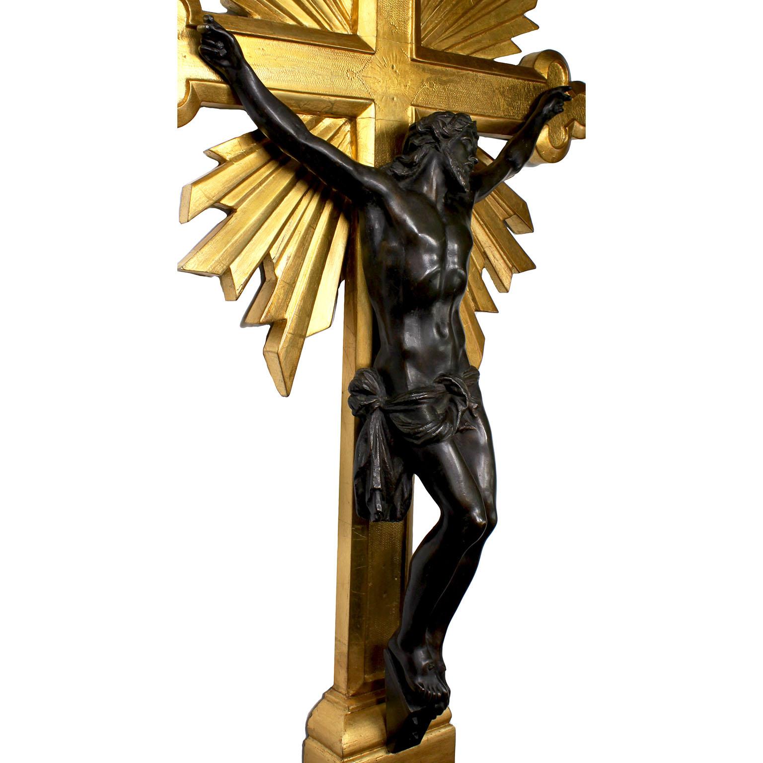 Large Continental 19th Century Giltwood Carved and Patinated Bronze Crucifix For Sale 1