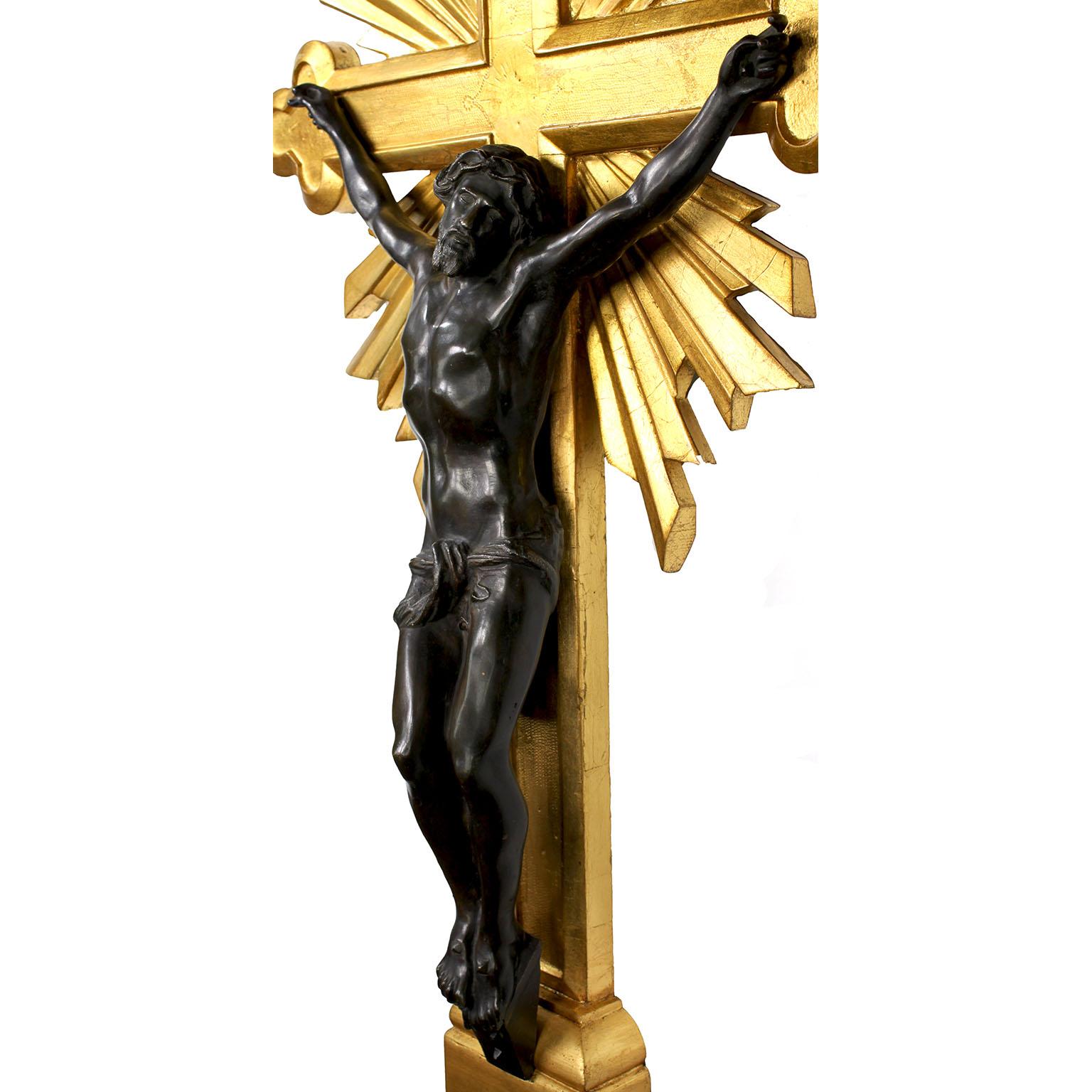 Large Continental 19th Century Giltwood Carved and Patinated Bronze Crucifix For Sale 2