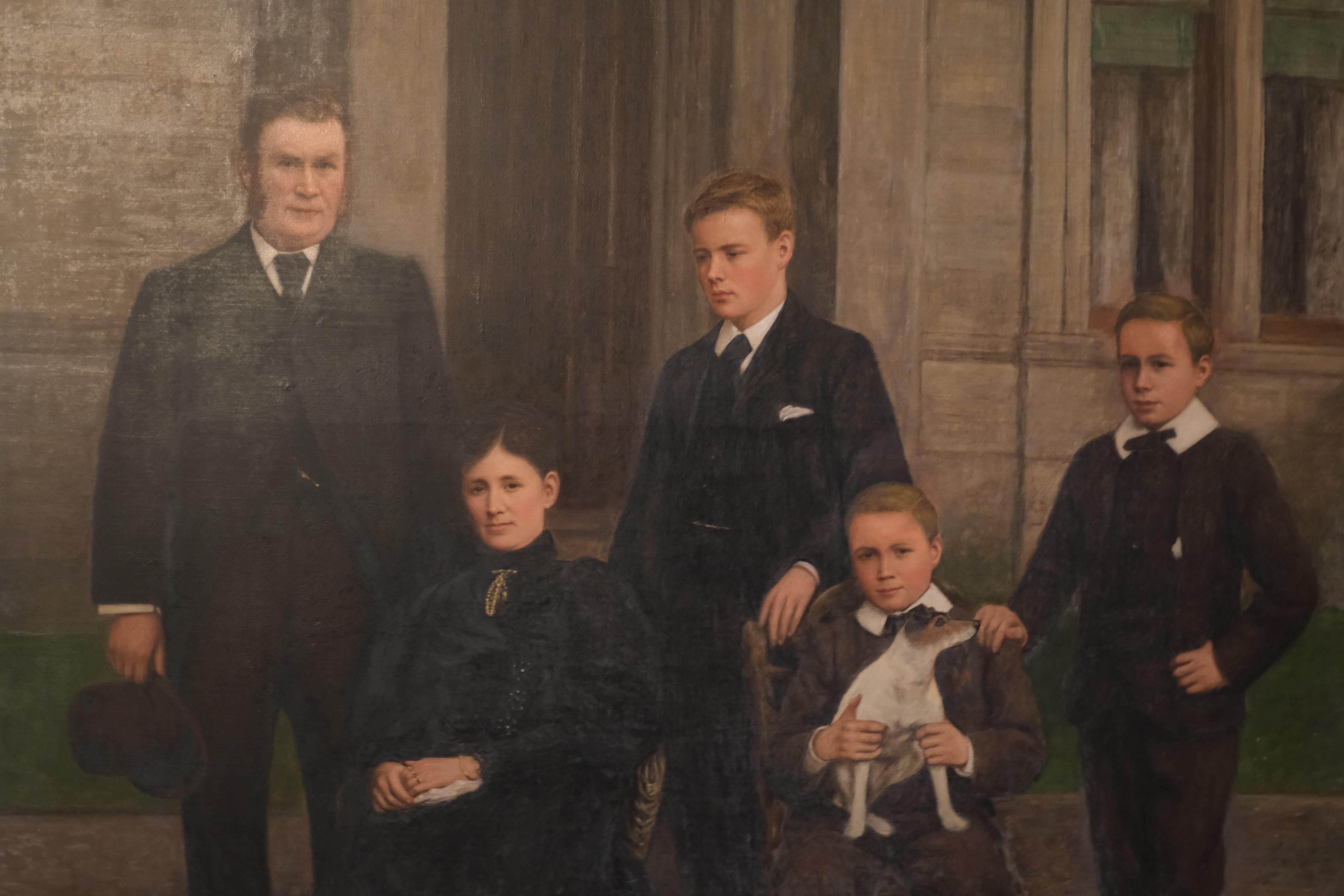 Ein großes Familienporträt im Landhausstil, Öl auf Leinwand (Handbemalt) im Angebot