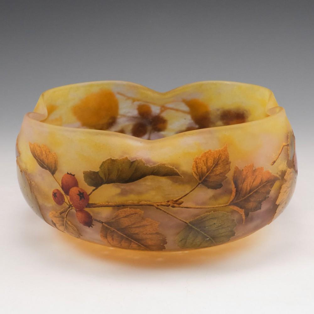 A fine Daum enamelled cameo glass bowl
Date : c1905
Origin : Nancy, France
Bowl Features : Enamelled over a mottled ground. Superb autumnal colours
Marks : Signed in cameo with cross of Lorraine Daum Nancy as shown
Size : Height 9.2 cm (3