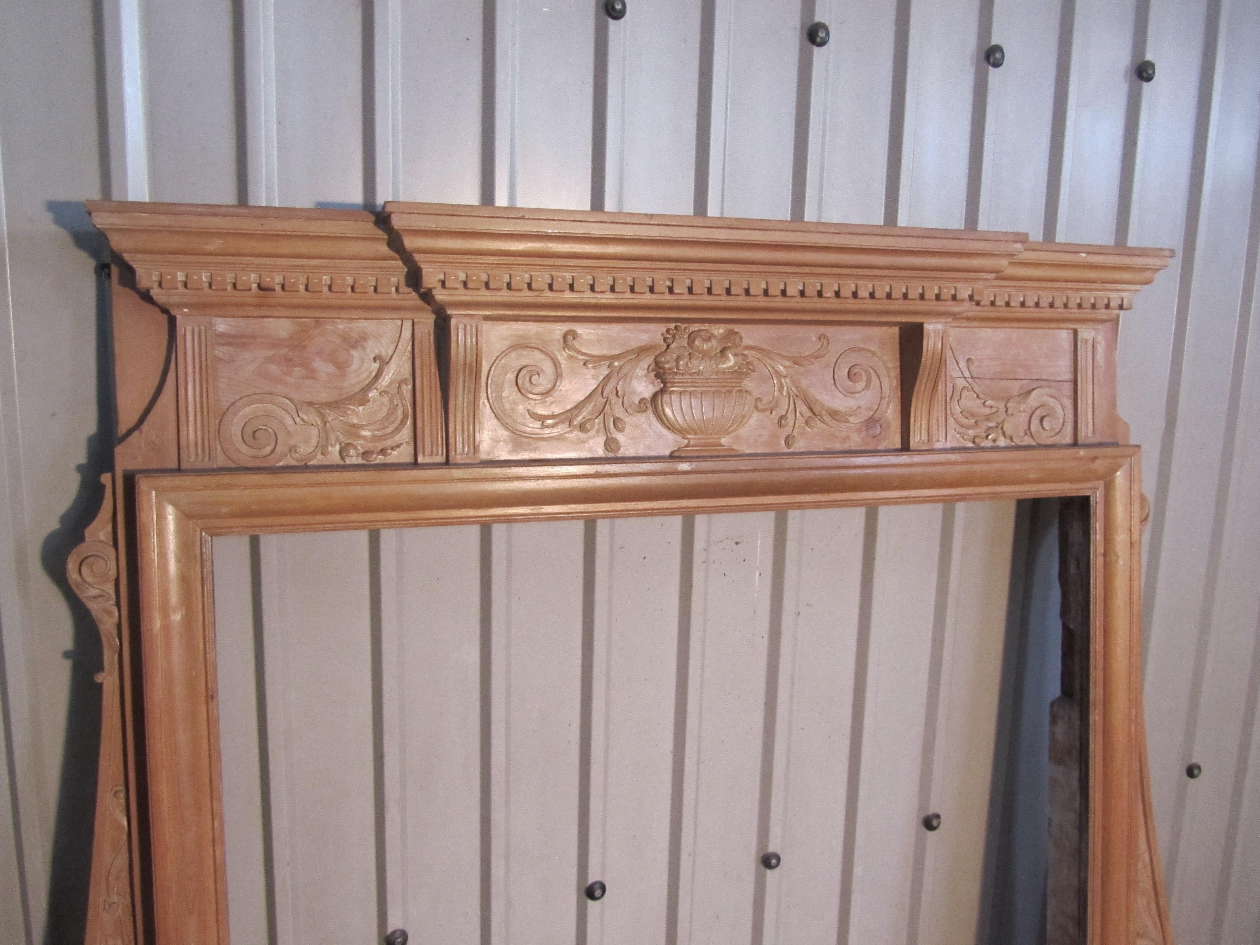Large Decorative Victorian Pine Fireplace In Good Condition For Sale In Chillerton, Isle of Wight