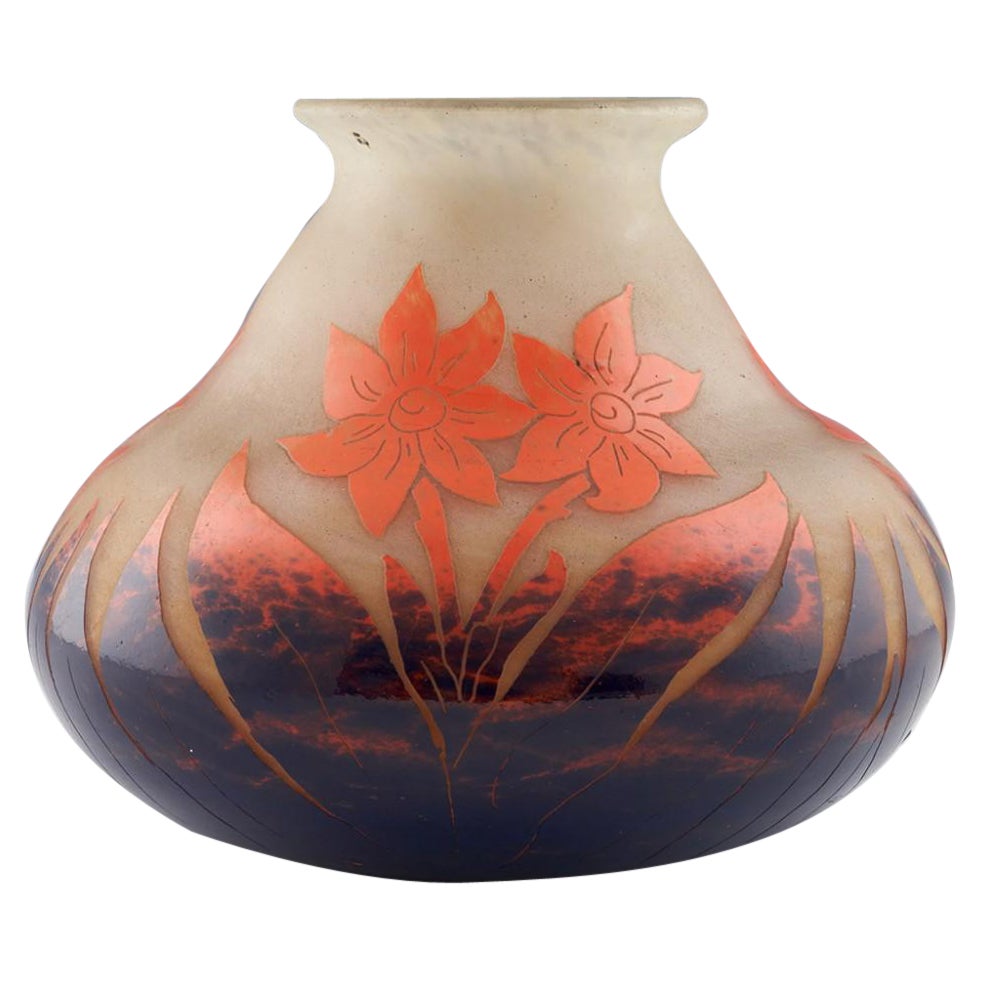 Grand vase en verre camée Degue, vers 1930 en vente