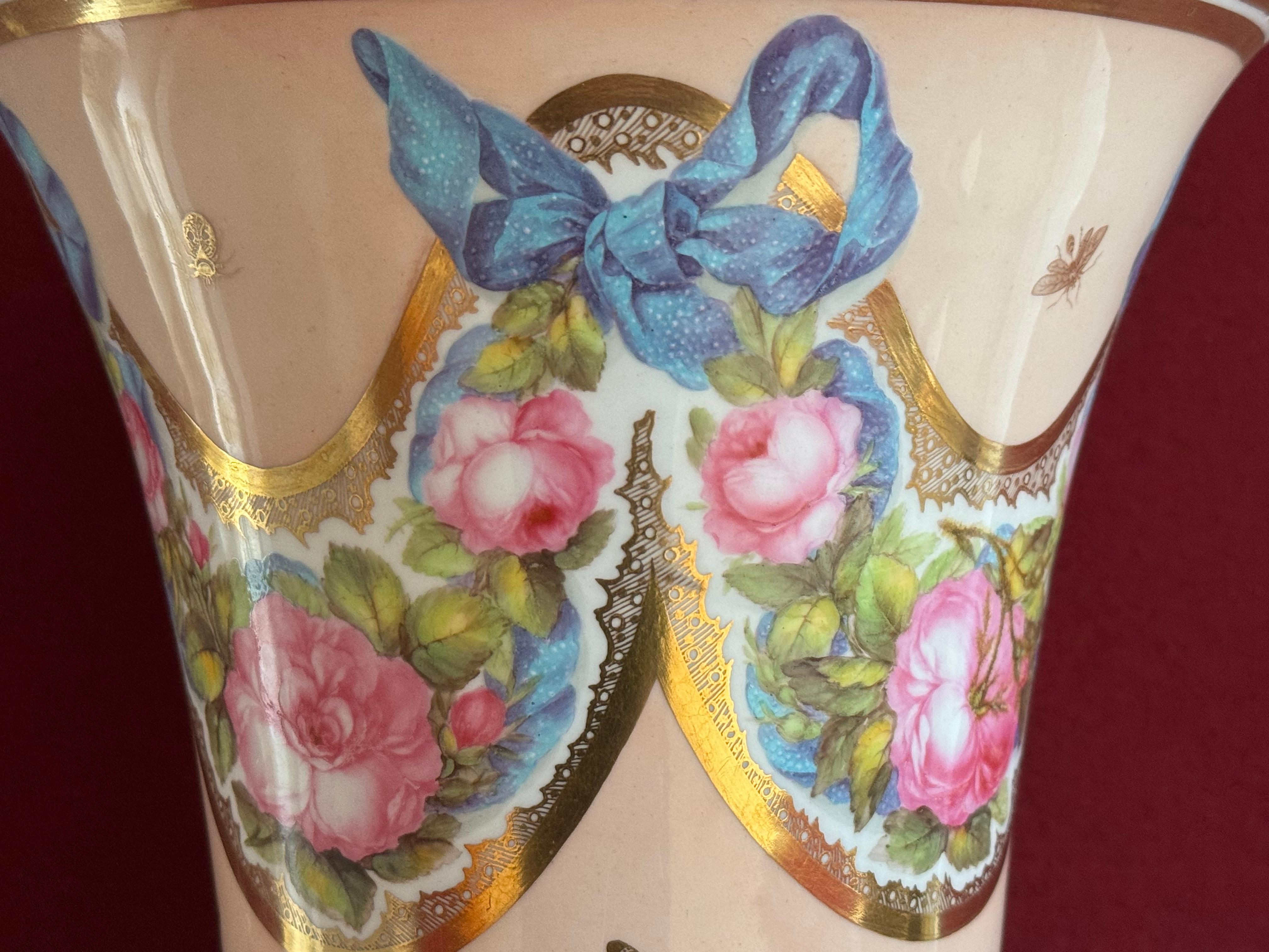 XIXe siècle Un grand vase en porcelaine de Derby décoré par John Brewer vers1810 en vente