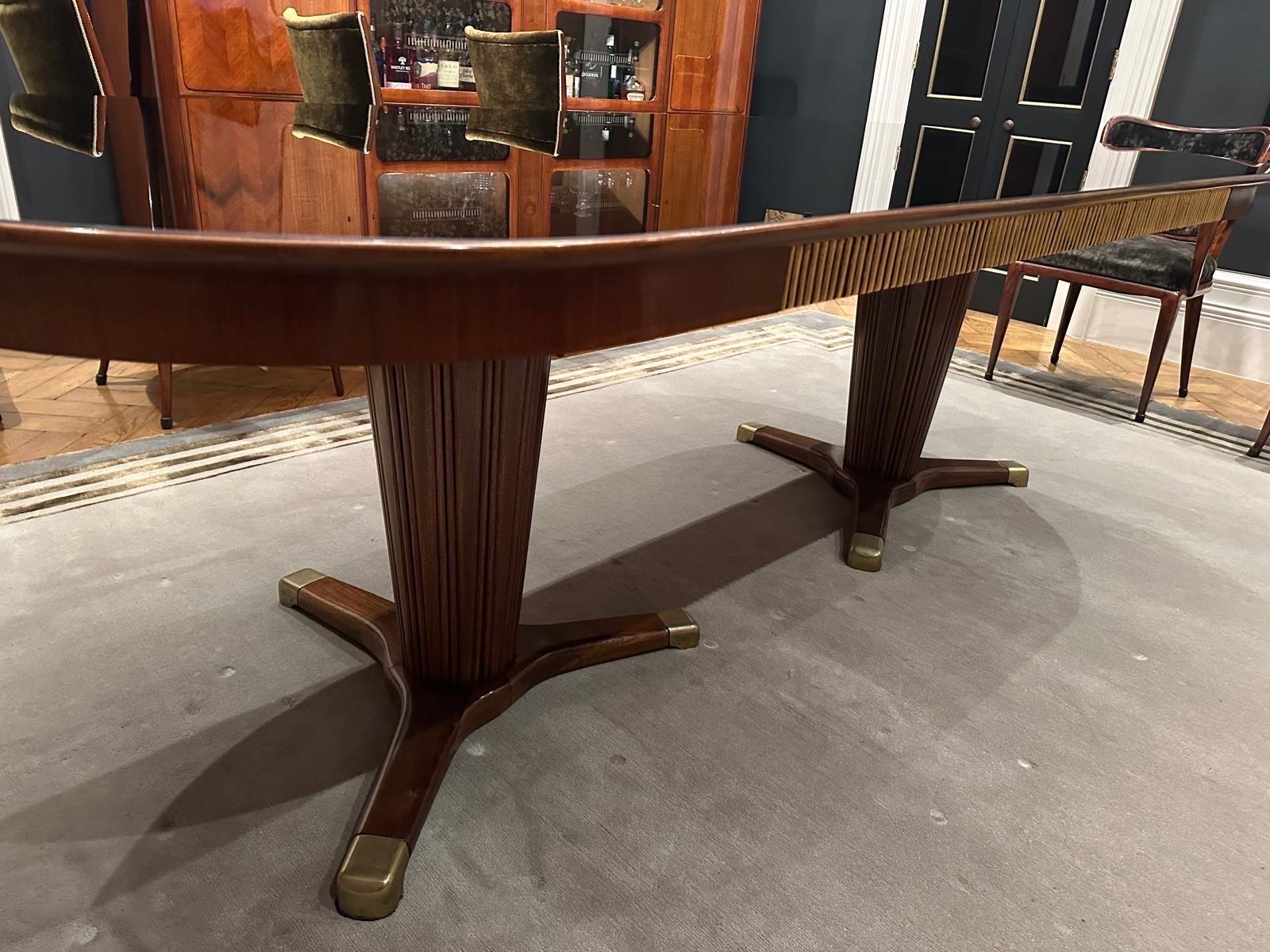 Une grande table à manger de Melchiore Bega en vente 1