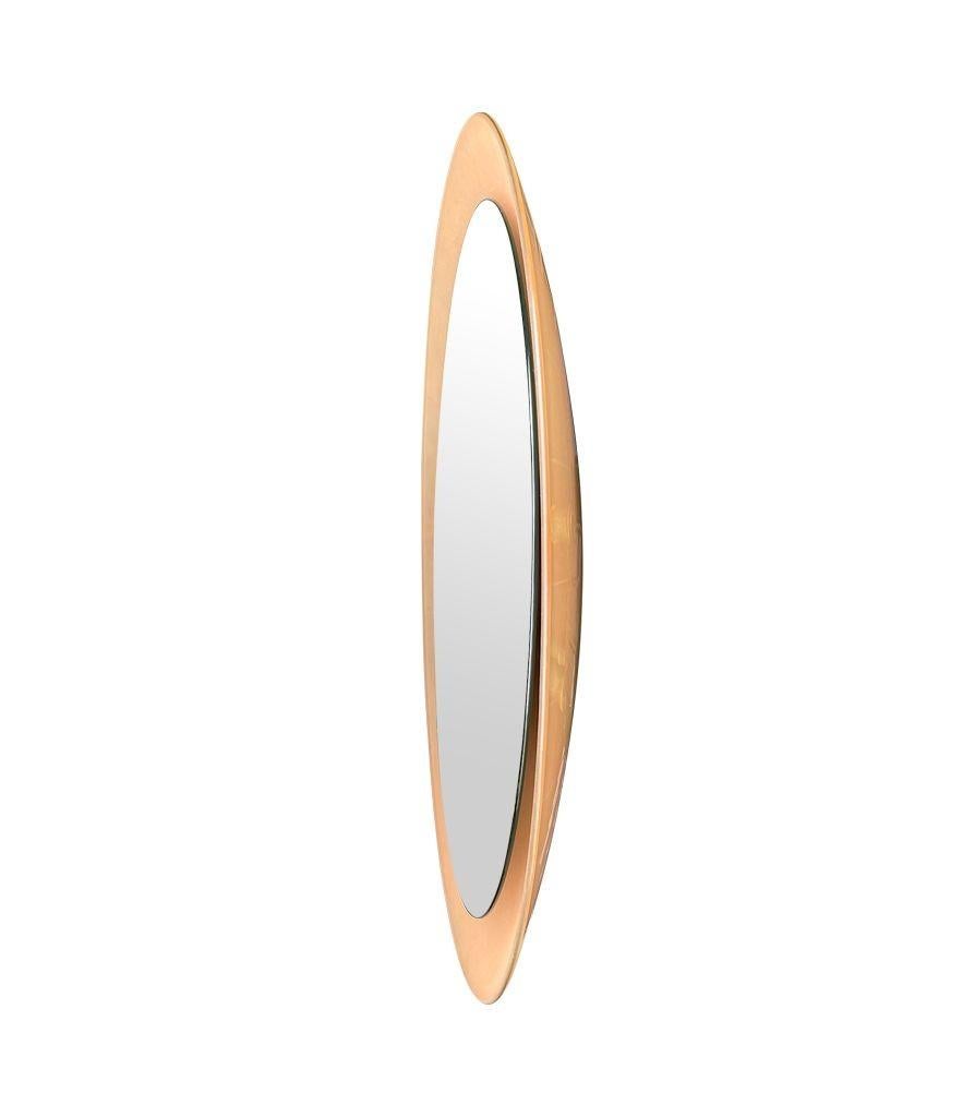 A large dusty pink concave framed circular mirror in the Style of Max Ingrand In Good Condition For Sale In London, GB