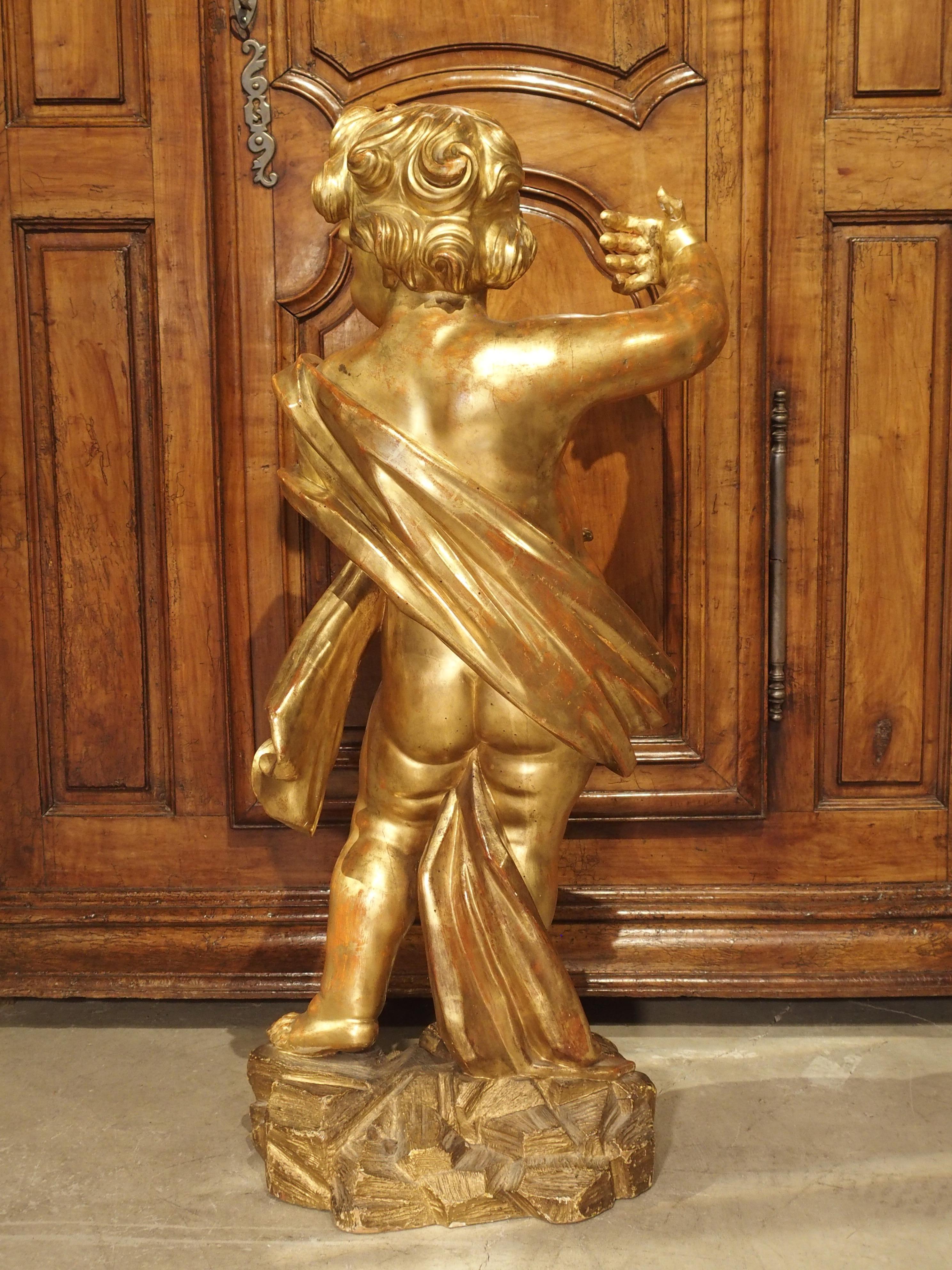 Large Early 18th Century Carved Giltwood Cherub Statue from Italy For Sale 3