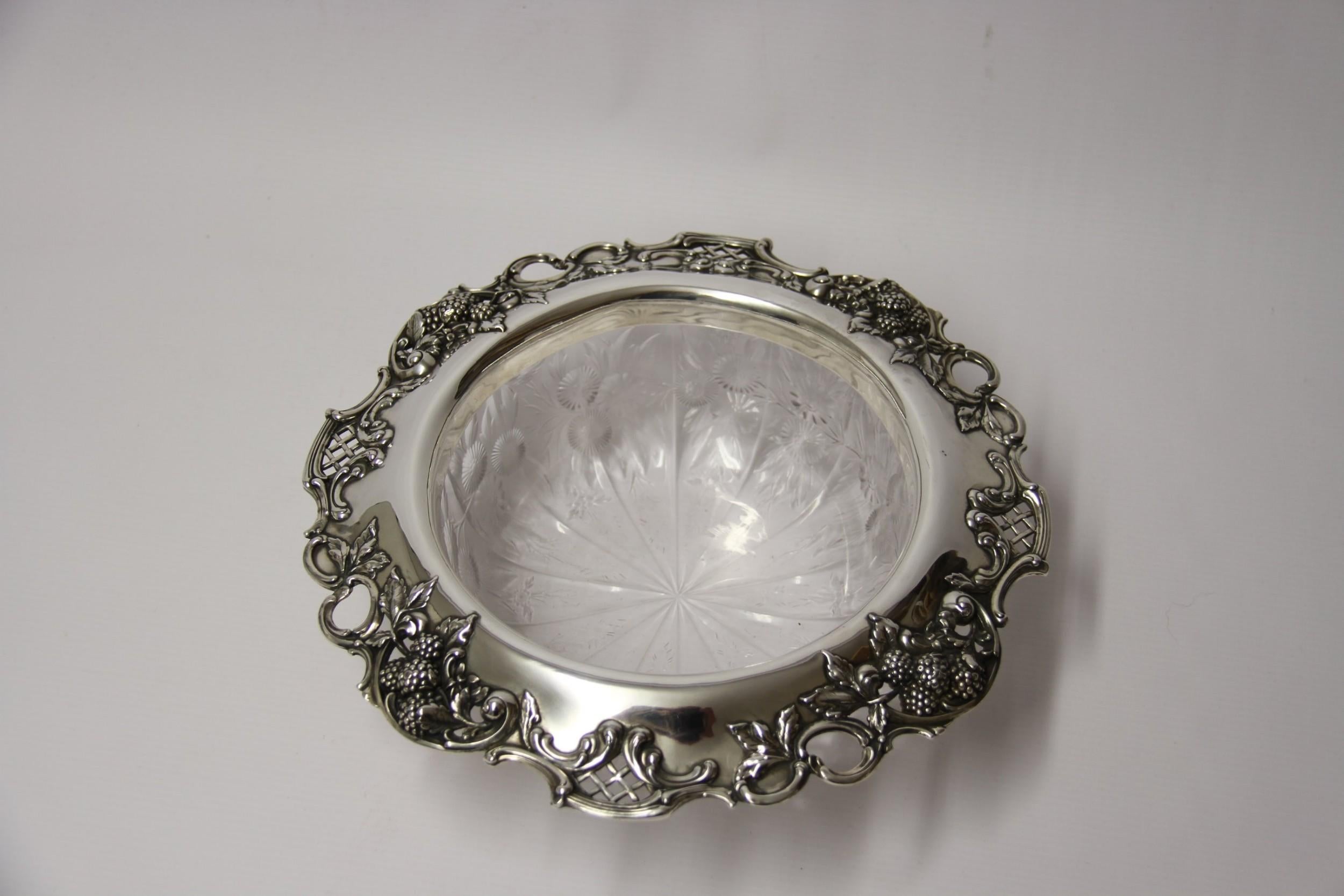 Large Early 20th Century Tiffany & Co. Silver Mounted Intaglio Cut Glass Bowl For Sale 10