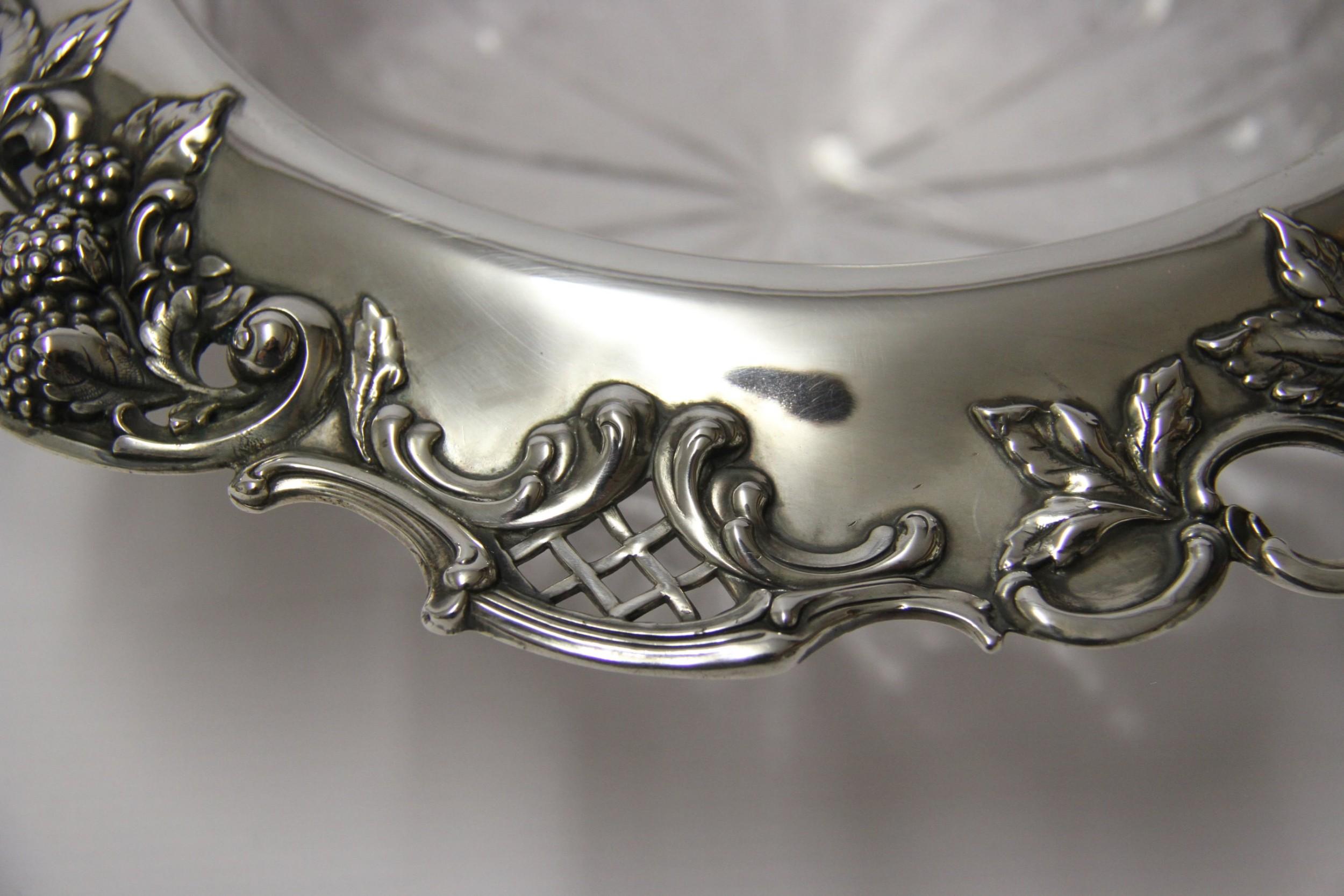 Large Early 20th Century Tiffany & Co. Silver Mounted Intaglio Cut Glass Bowl For Sale 2