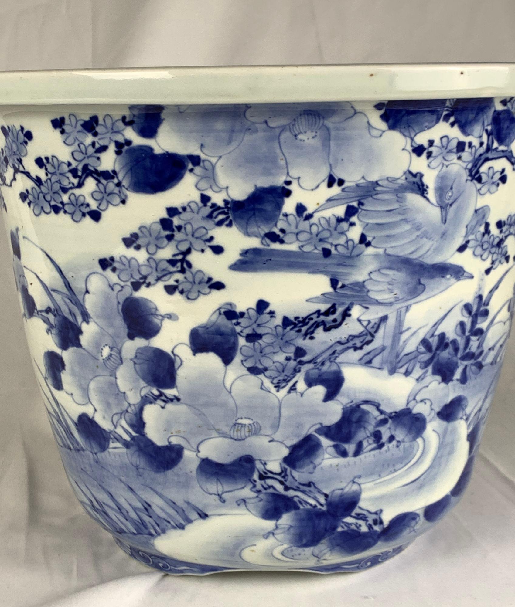 Large Blue and White Jardiniere in Japanese Porcelain Hand-Painted In Excellent Condition For Sale In Katonah, NY