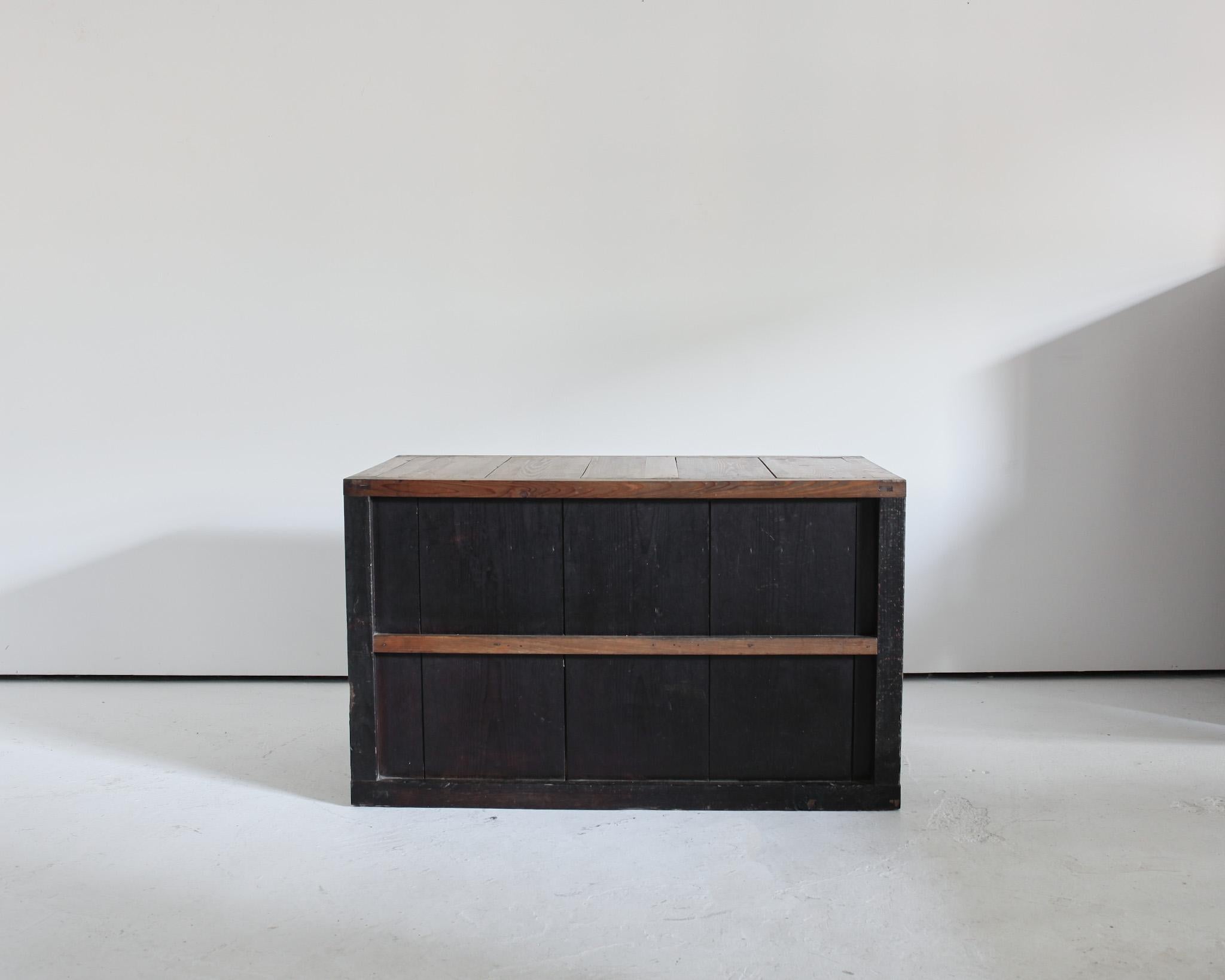 A Large Early Meiji Period Wabi Sabi Japanese Tansu/Sideboard In Good Condition For Sale In London, GB