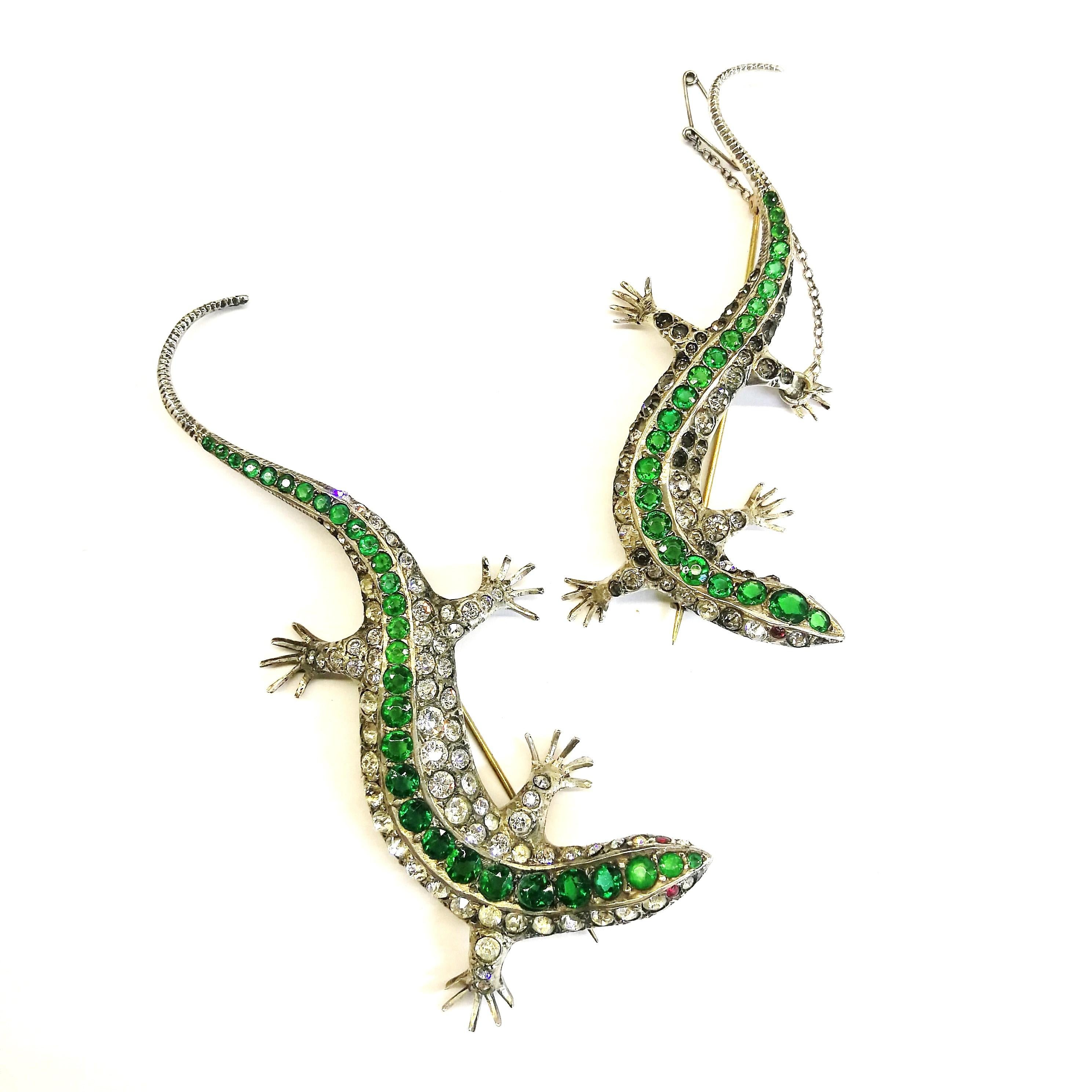 A large emerald and clear paste 'lizard' brooch, c 1900. For Sale 7