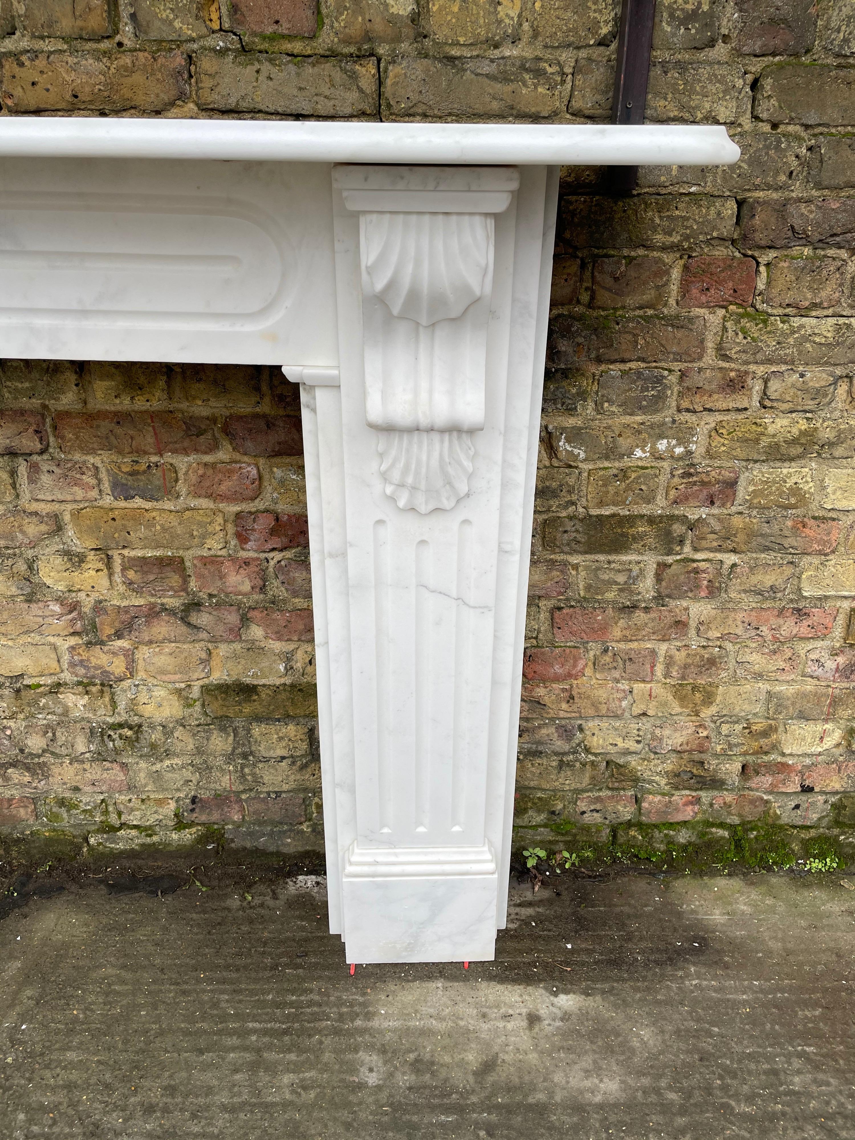 Large English Antique Statuary White Marble Fireplace Mantel In Good Condition In London, GB