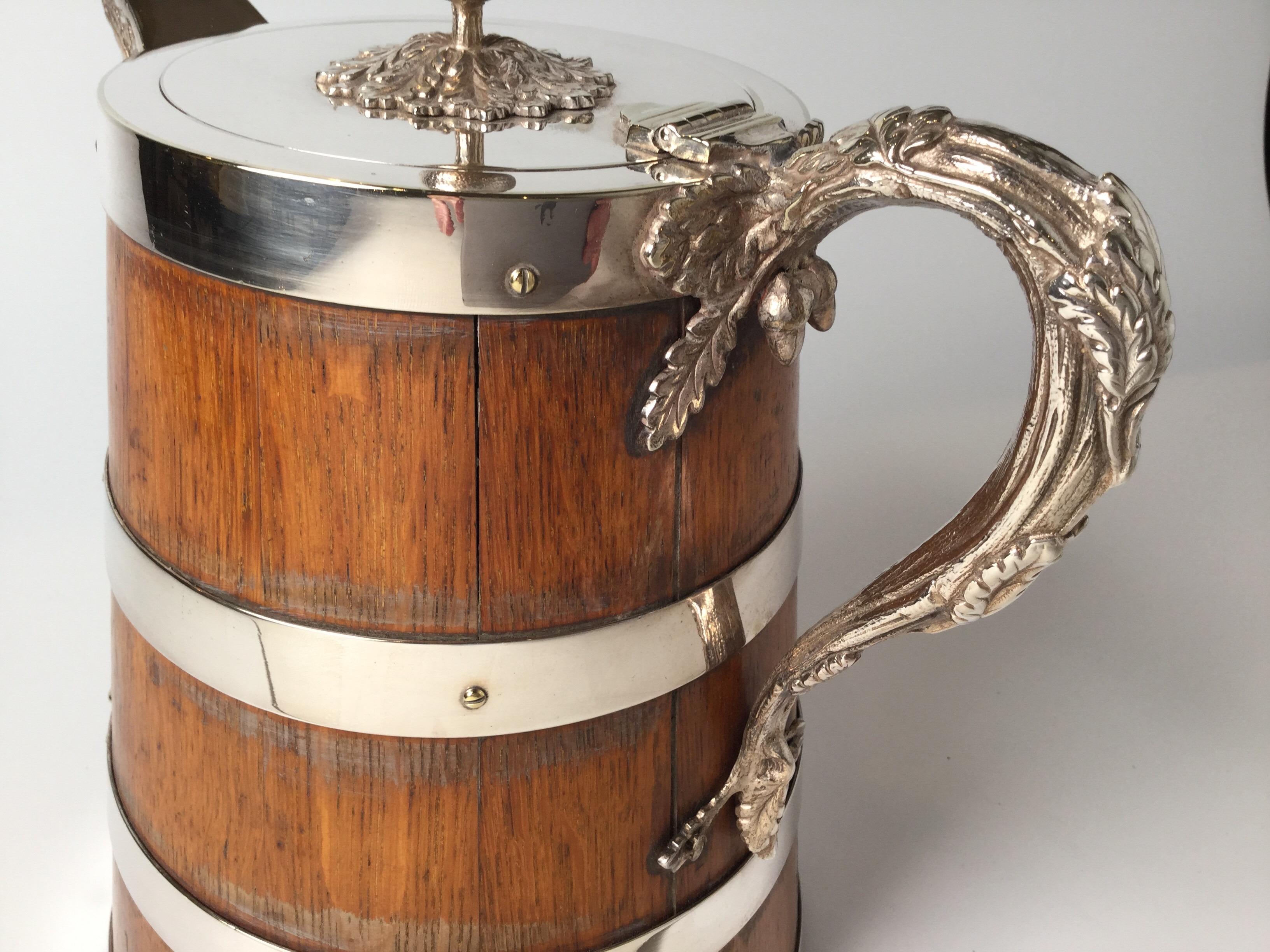 Großer Tankard-Krug aus englischer Eiche und versilbert, 1871-1907 3
