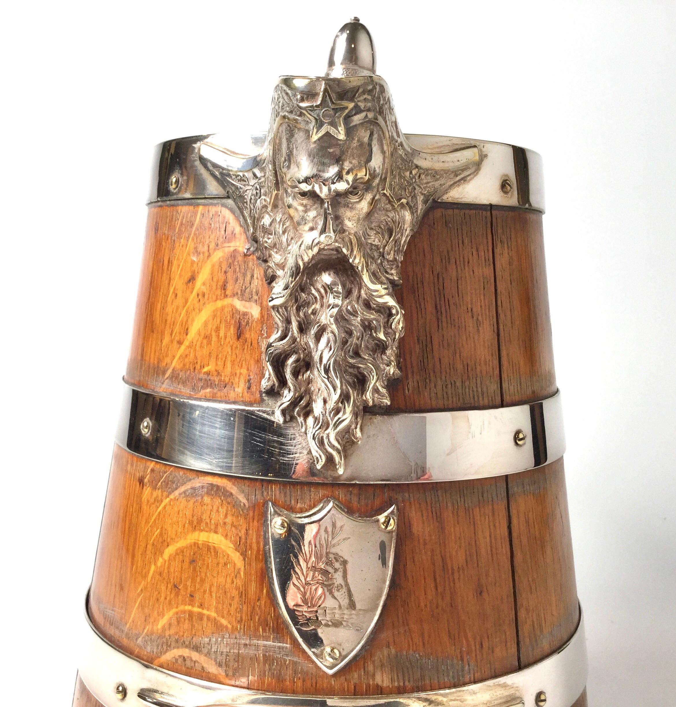 Großer Tankard-Krug aus englischer Eiche und versilbert, 1871-1907 1