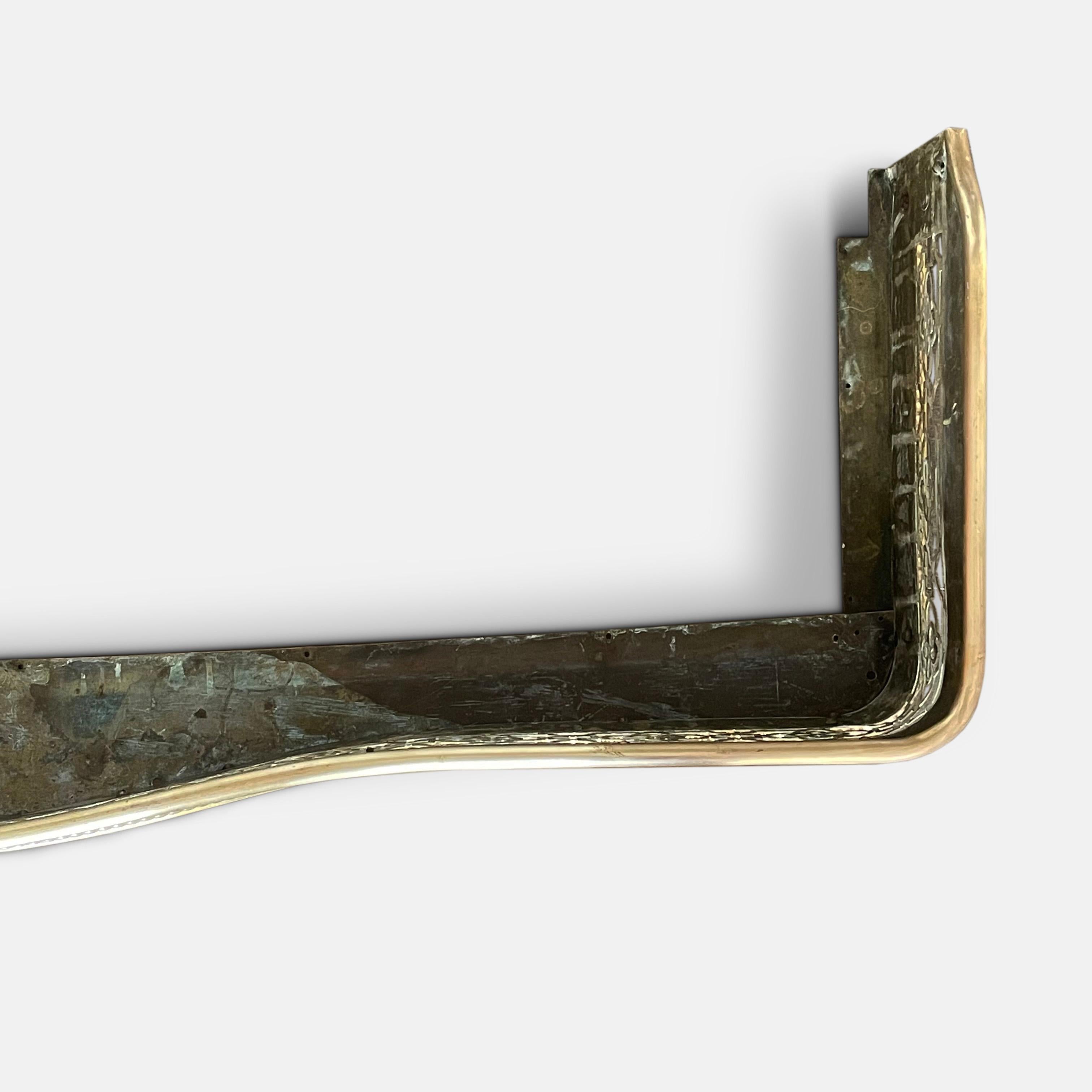 Large English Solid Brass Late Georgian Fireplace Fender In Good Condition For Sale In London, GB