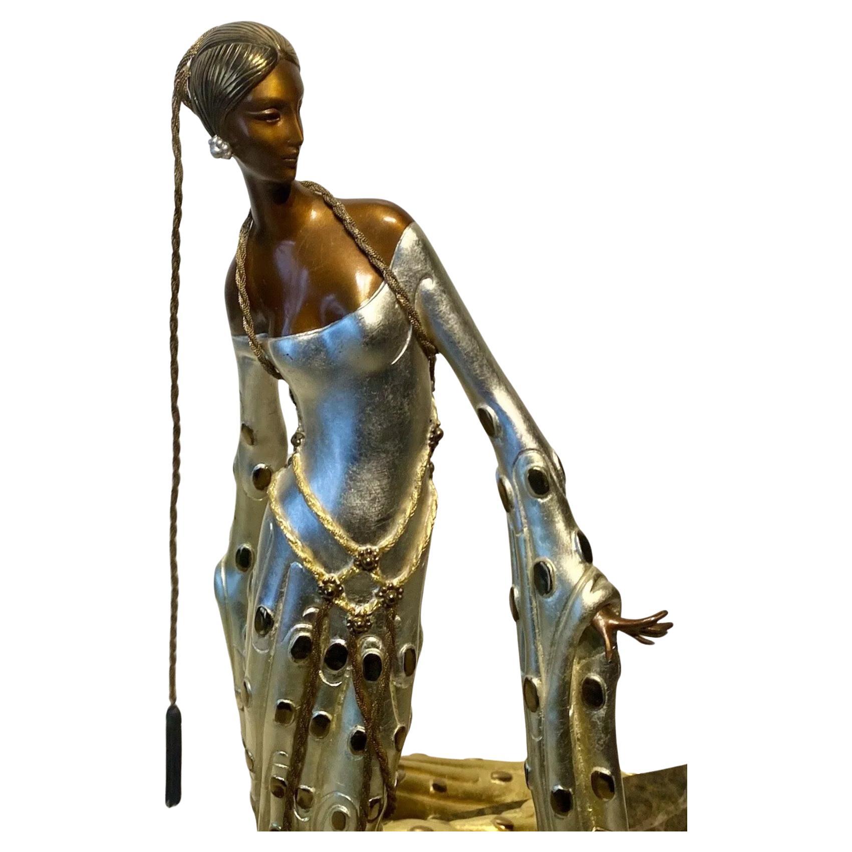 Una gran escultura de bronce ERTE Romain de Tirtoff titulada 
