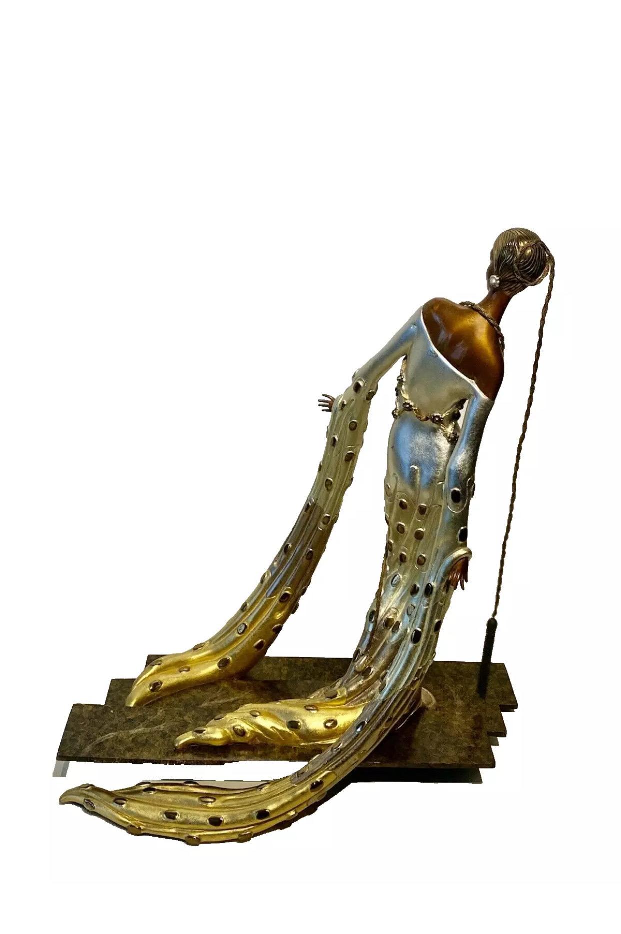 Una gran escultura de bronce ERTE Romain de Tirtoff titulada 