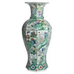 Antique A LARGE FAMILLE VERTE OCTAGONAL BALUSTER VASE - China, KANGXI (1662-1722)