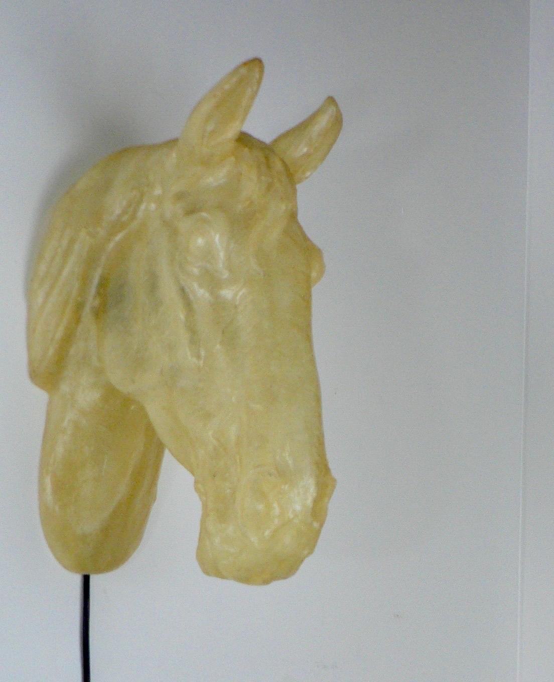 Moulé Grande applique murale en fibre de verre en forme de tête de cheval - France - 1970 en vente