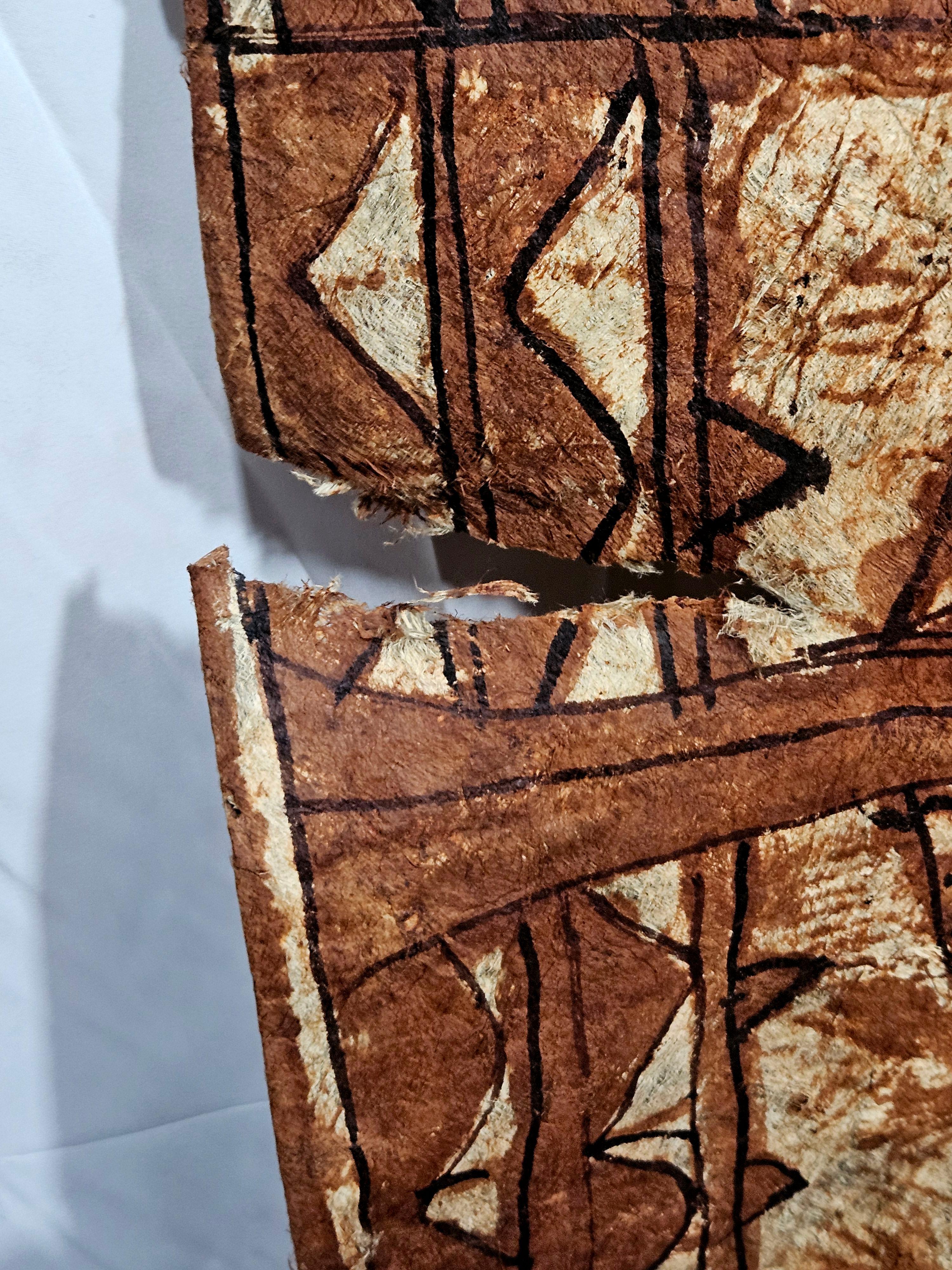 Eine große Tapa aus feiner Mulberry-Rinde im Angebot 3