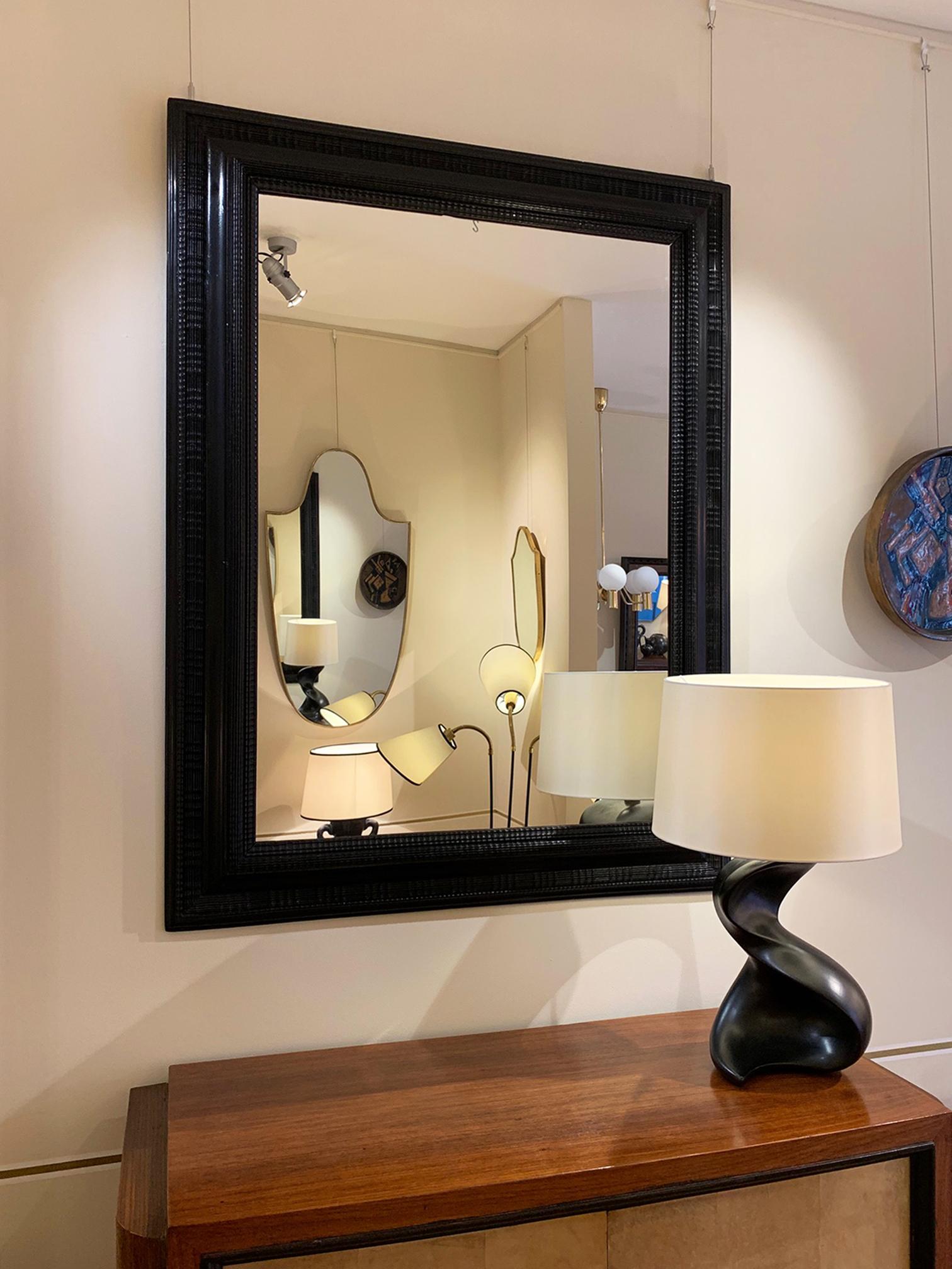 Large Flemish Style Carved and Ebonized Wood Ripple Frame Mirror In Good Condition In London, GB