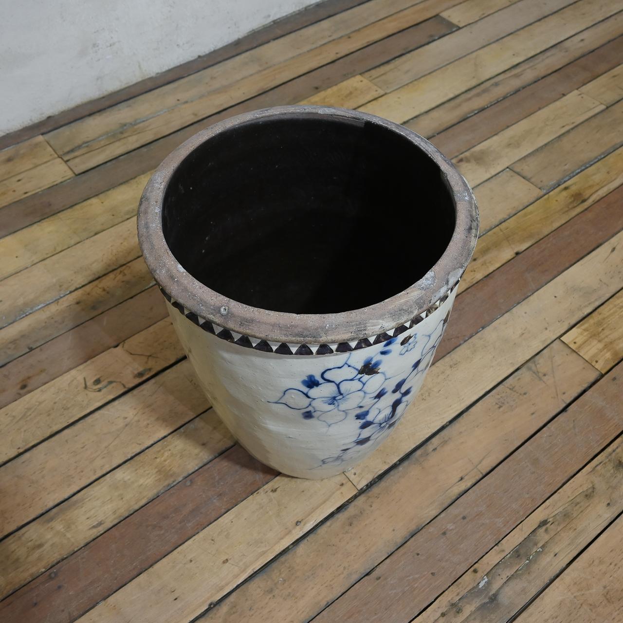 Großes eiförmiges Pflanzgefäß aus Keramik aus der Cizhou Wear Ming-Dynastie - Gefäß  im Angebot 4