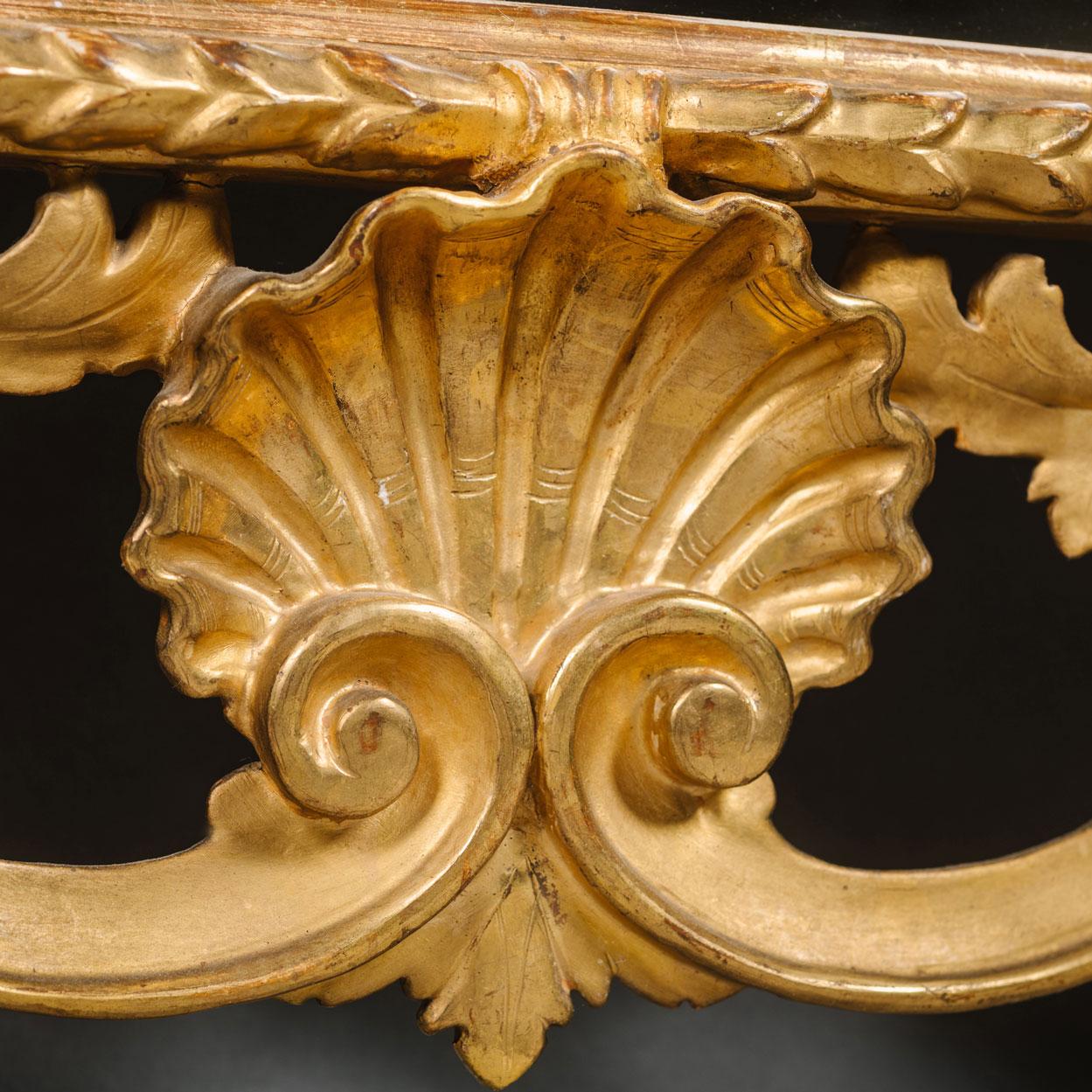 Grand miroir florentin en bois doré de style néo-baroque Bon état - En vente à Brighton, West Sussex