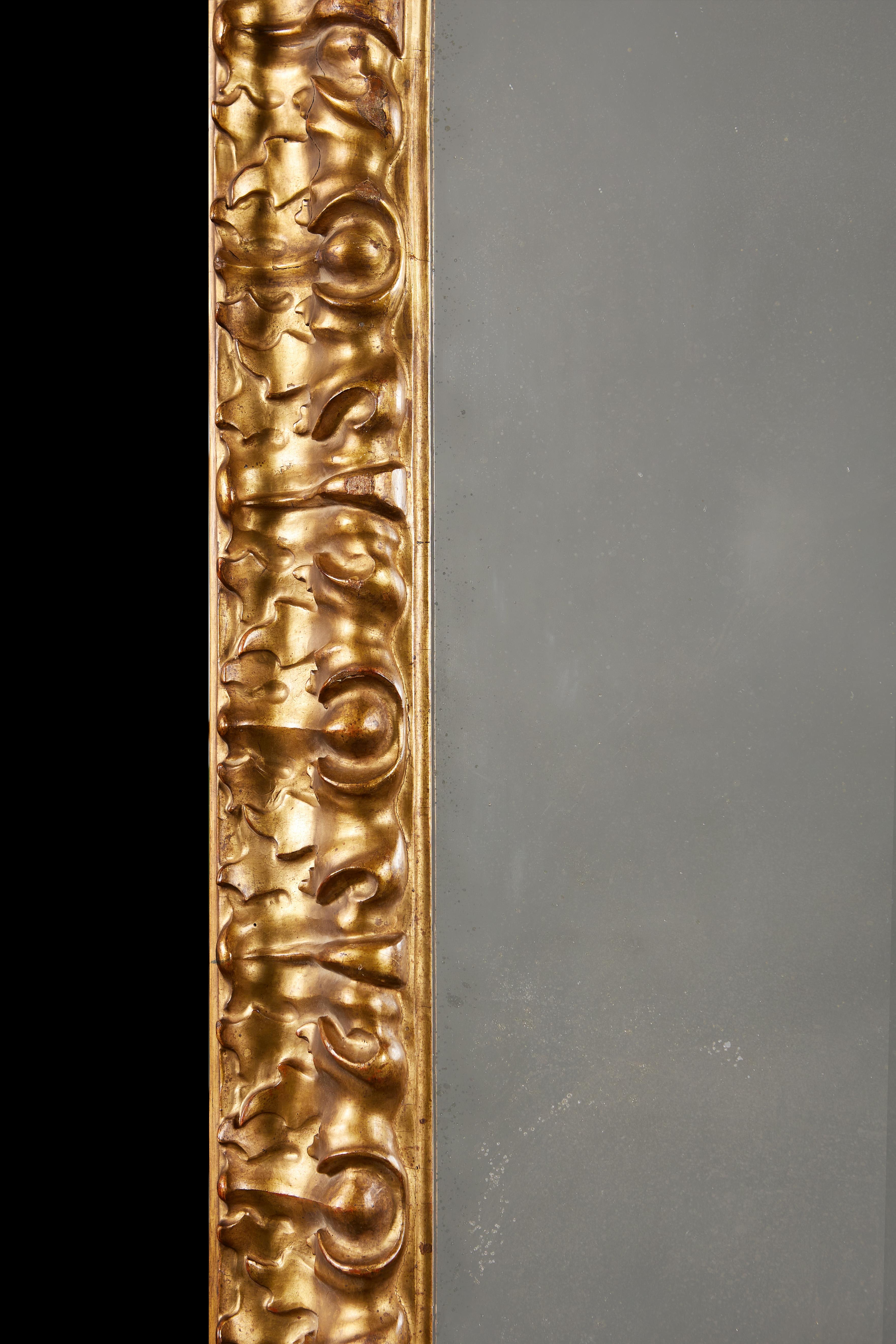 Large Florentine Late 18th Century Giltwood Mirror For Sale 1