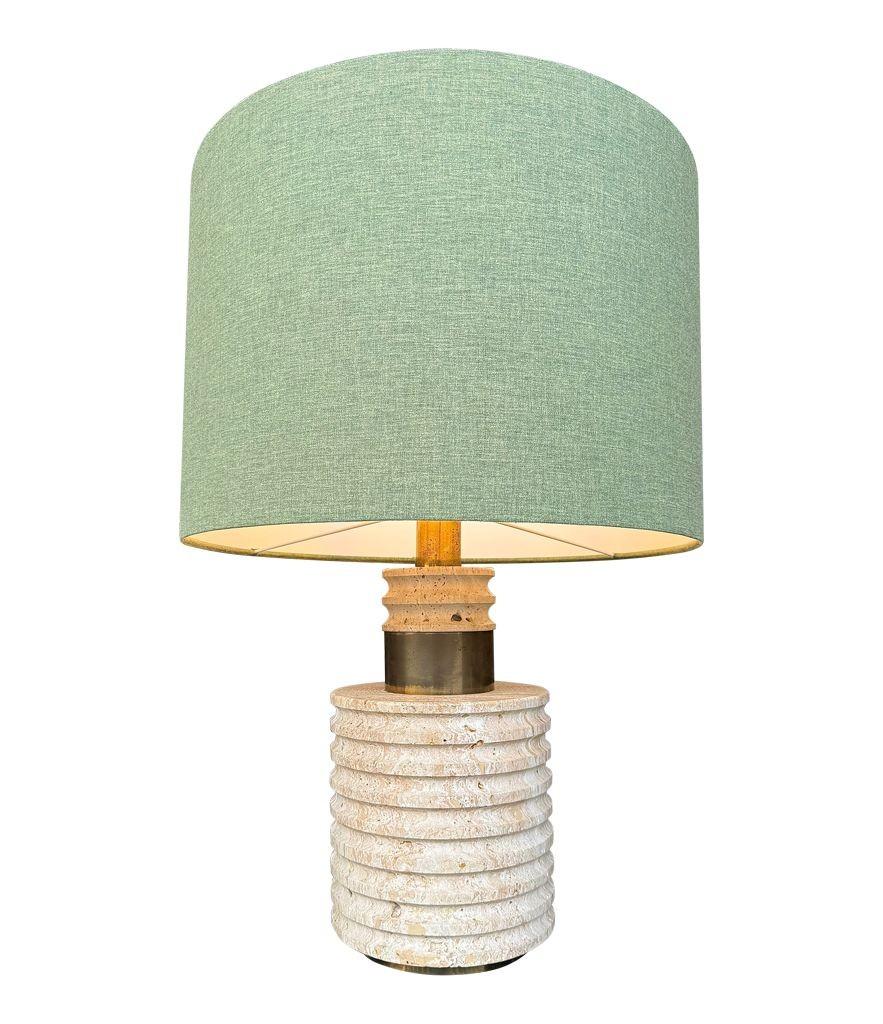 Late 20th Century A large Fratelli Manneli ribbed Italian 1970s travertine lamp with brass detail For Sale