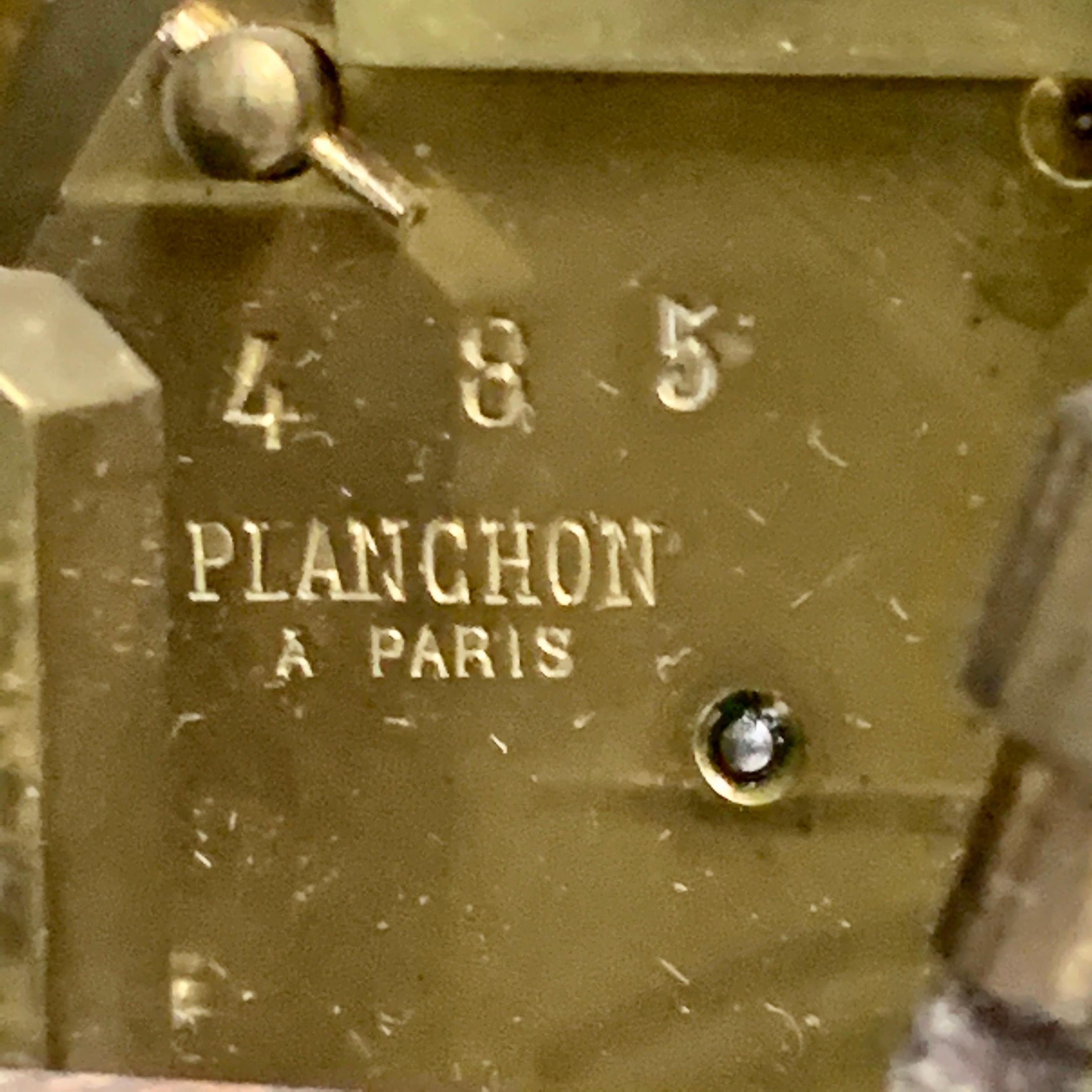 Grande pendule de cheminée française en acajou incrusté de laiton Planchon Paris 1