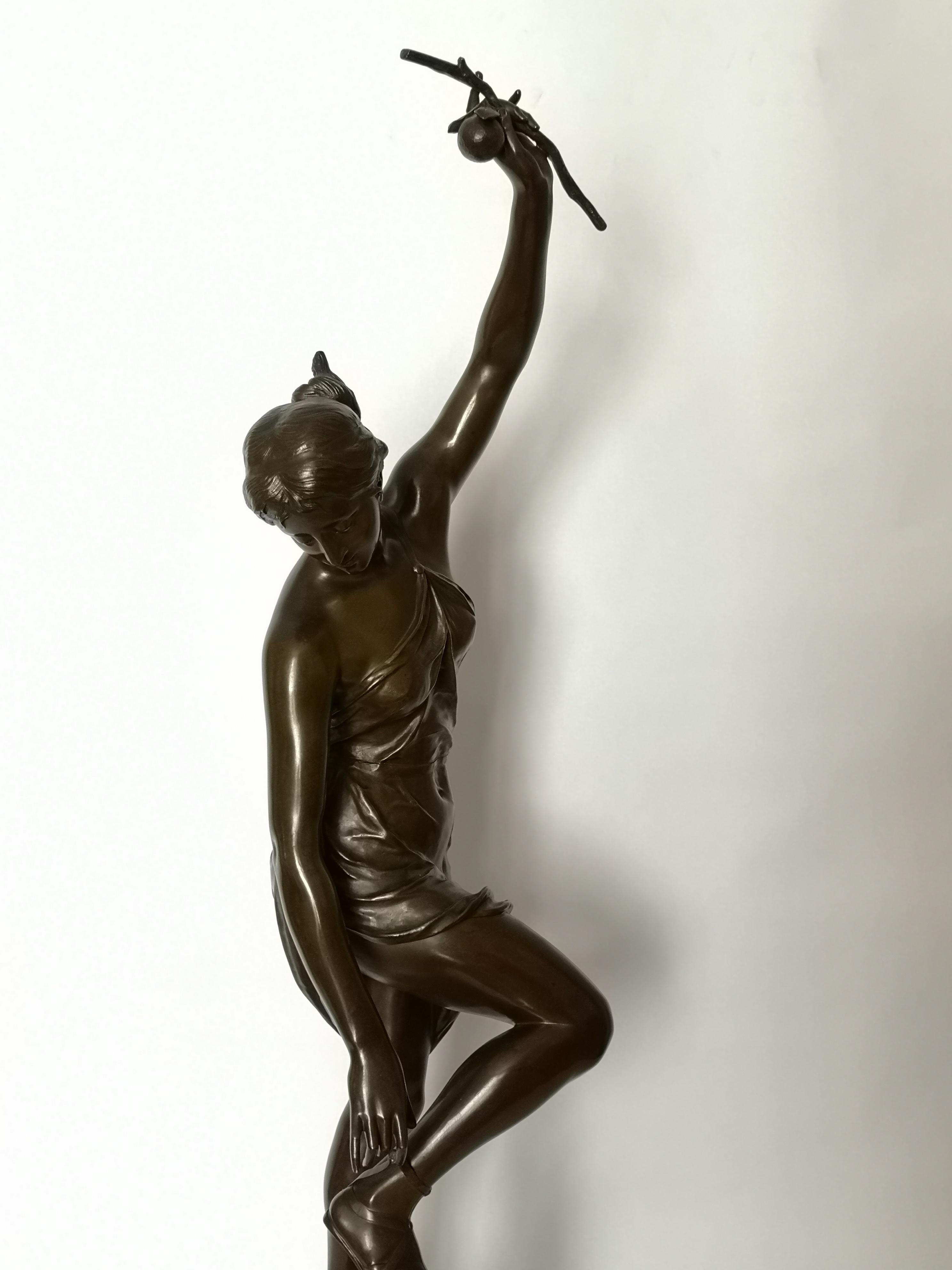 Large French Bronze of Atalante by George Saulo For Sale 3