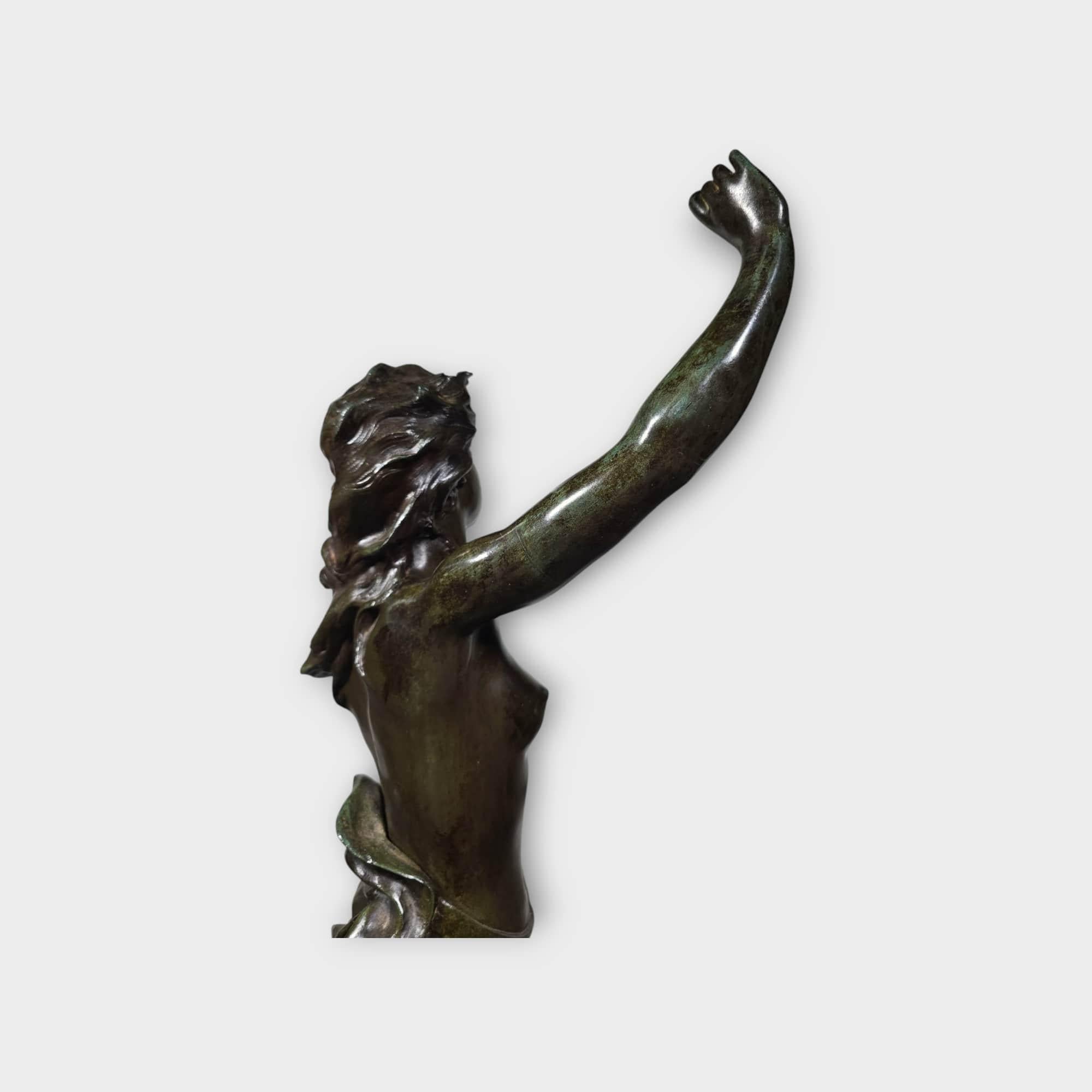 Una grande scultura francese in bronzo raffigurante una donna nuda , Marcel Debut 108 CM in vendita 3
