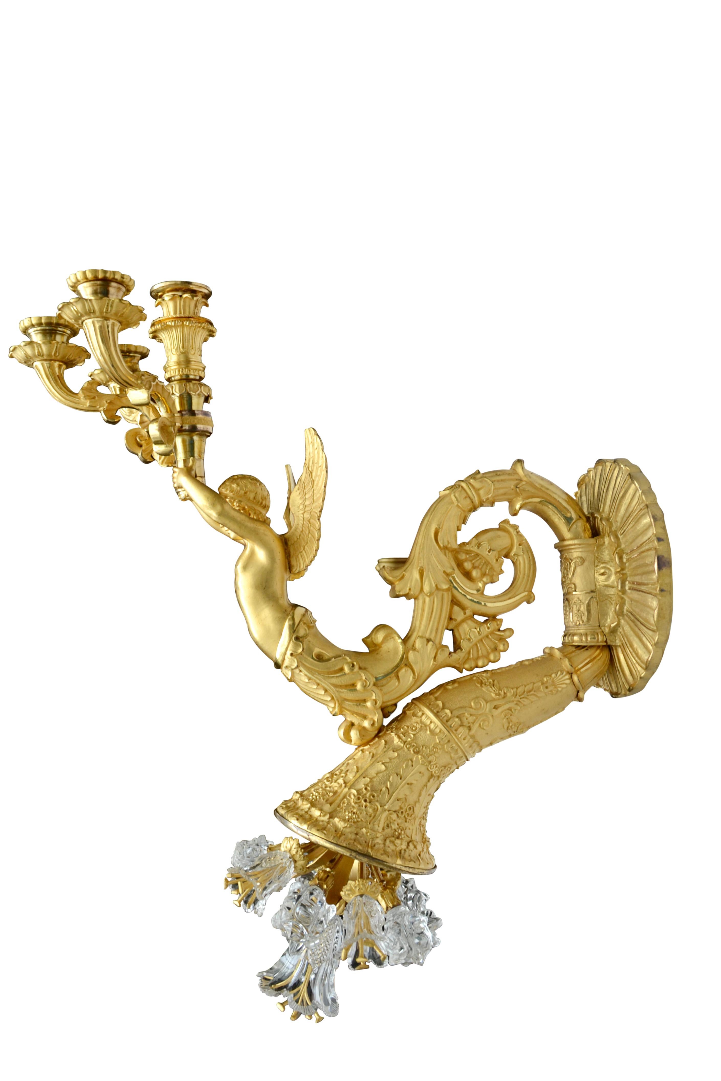 19th Century Large French Empire Gilt Bronze and Crystal Sconce Attributed to Thomire For Sale