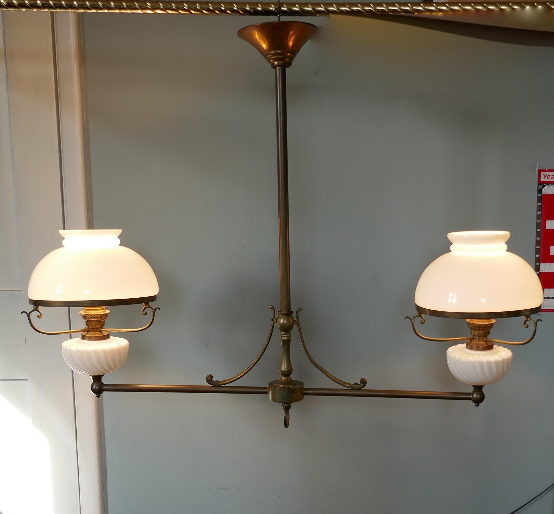 Large French Hanging Dining Table Double Oil Lamp In Good Condition In Chillerton, Isle of Wight