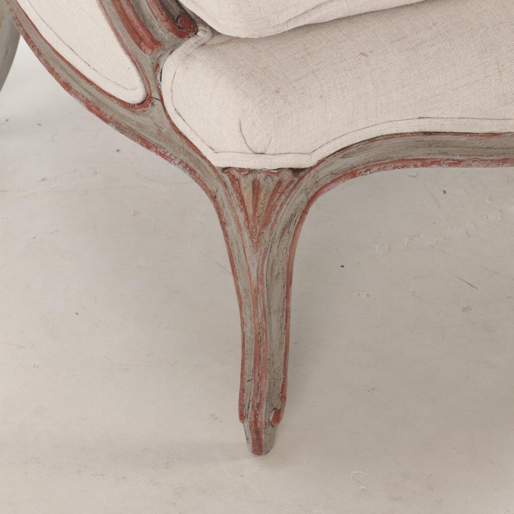 Gran bergere francés pintado estilo Luis XV, c. 1900 en Bueno estado para la venta en Philadelphia, PA
