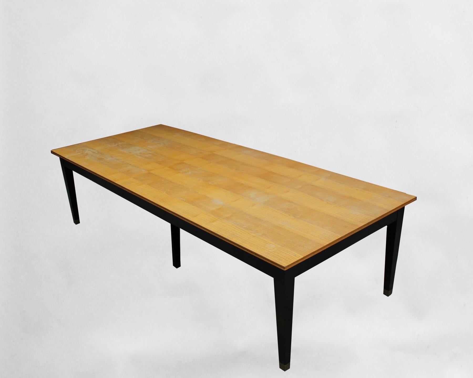 Noirci A Large French Mid-Century Rectangular Dining Table en vente