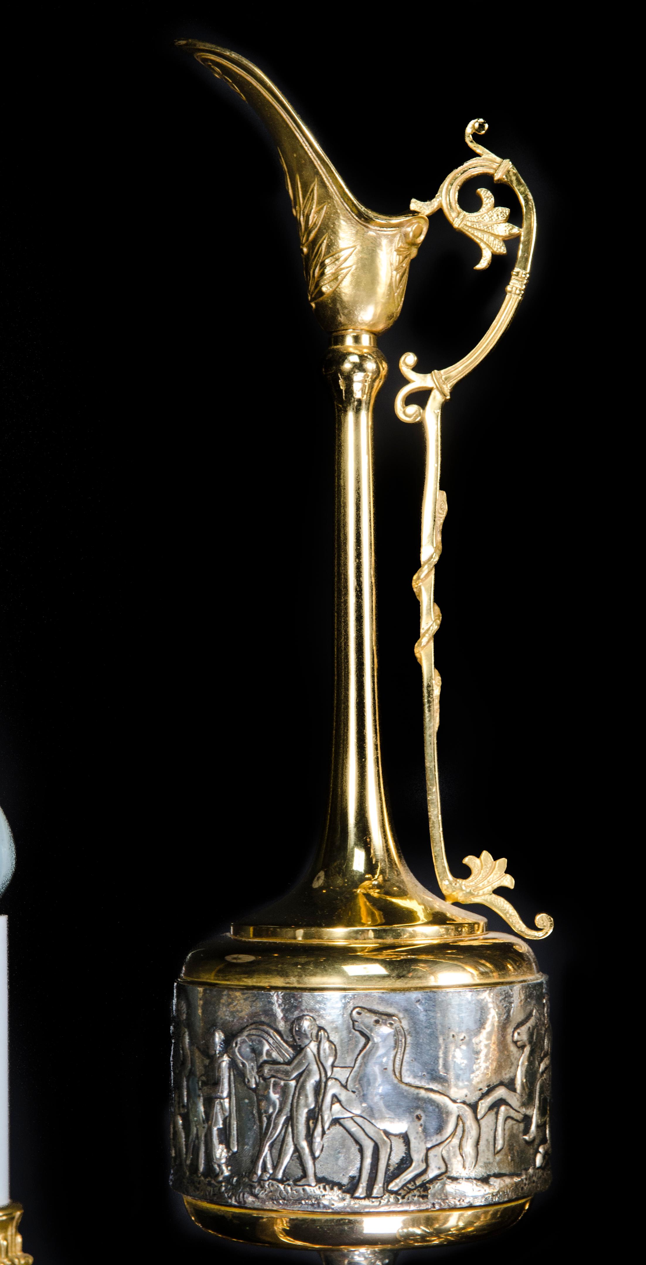  Großer französischer neugriechischer vergoldeter und silberner Bronze-Kronleuchter von F. Barbedienne im Angebot 3