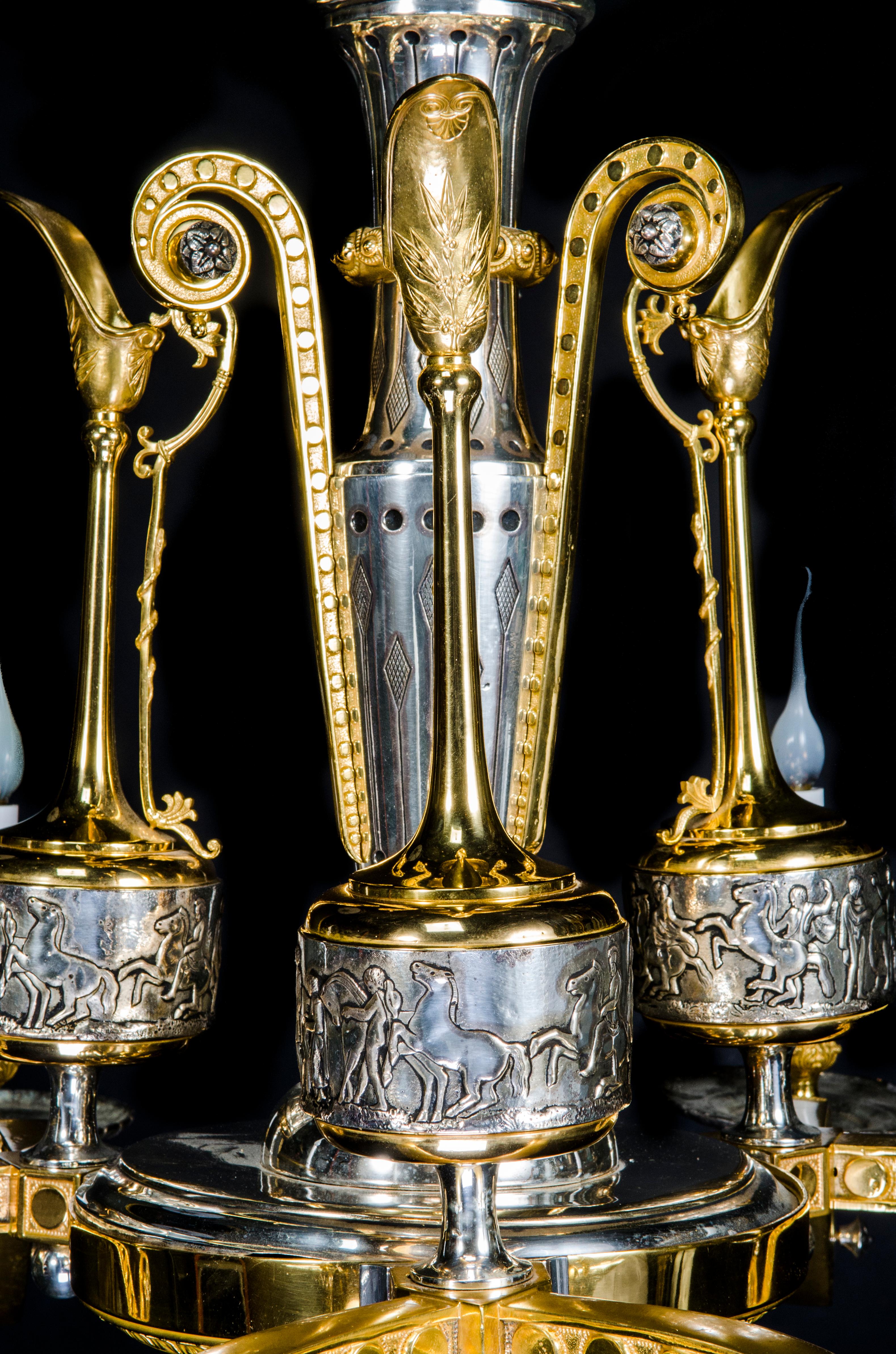  Großer französischer neugriechischer vergoldeter und silberner Bronze-Kronleuchter von F. Barbedienne (Vergoldet) im Angebot